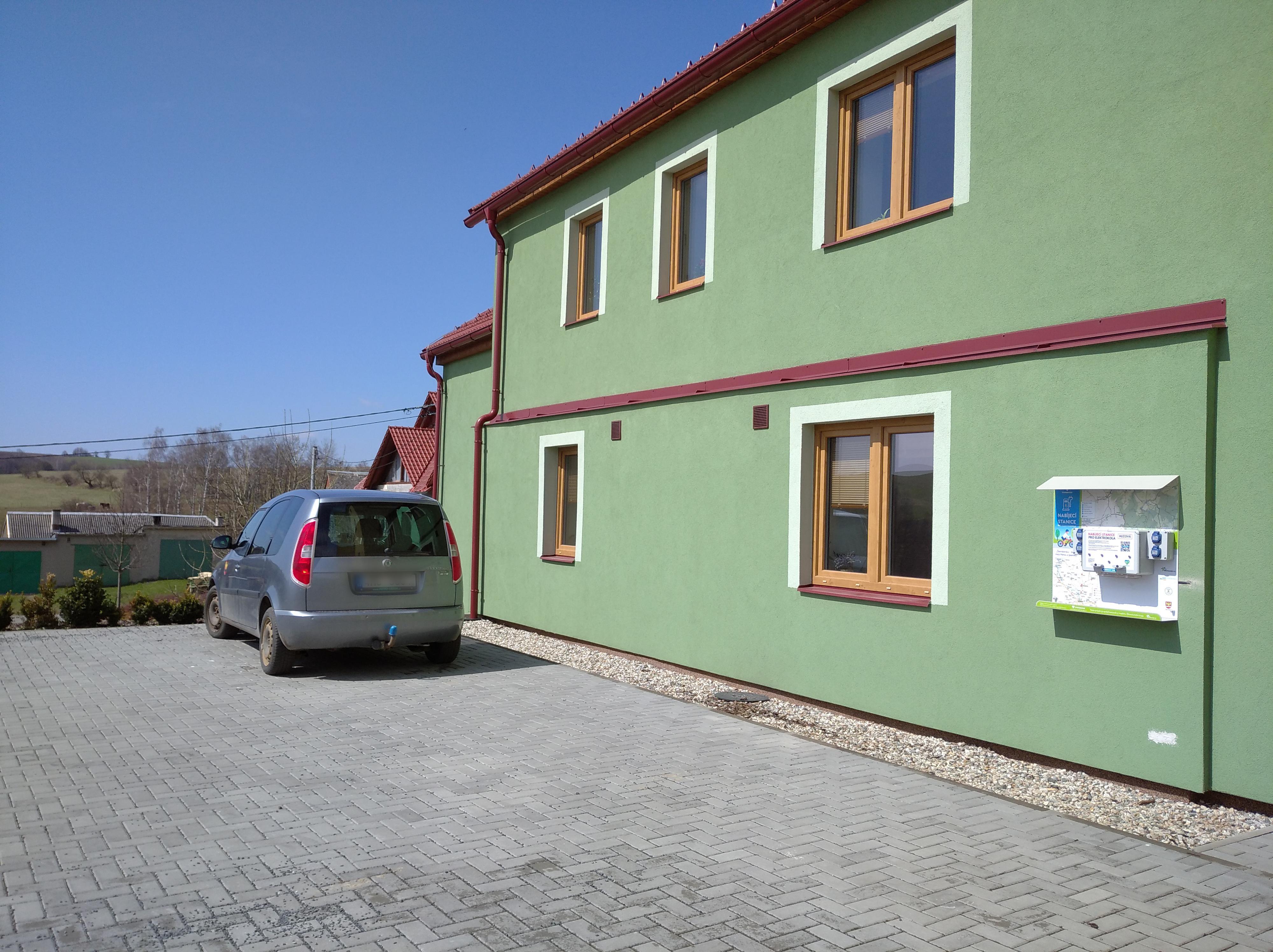 Nabíjecí stanice Obecní úřad Huzová foto 6