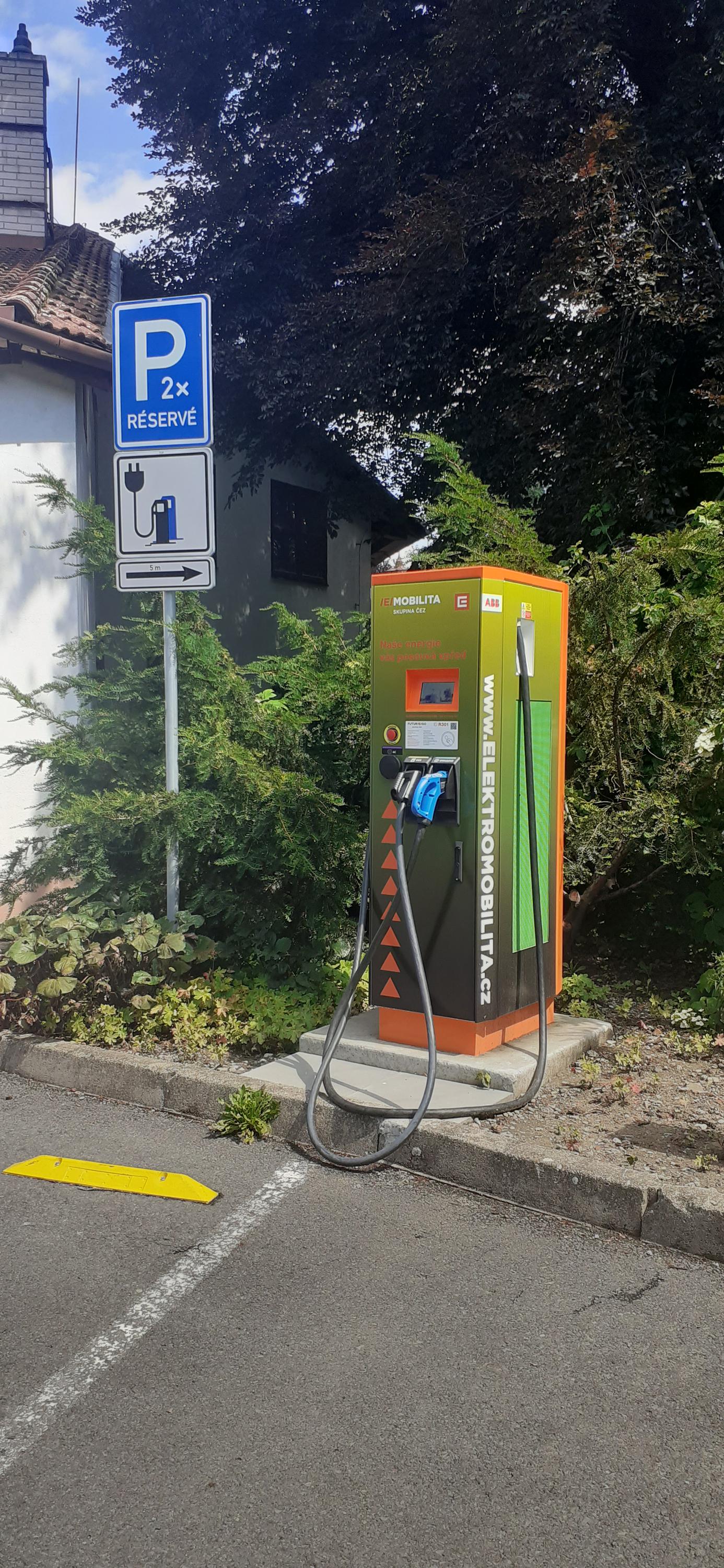Nabíjecí stanice ČEZ foto 2