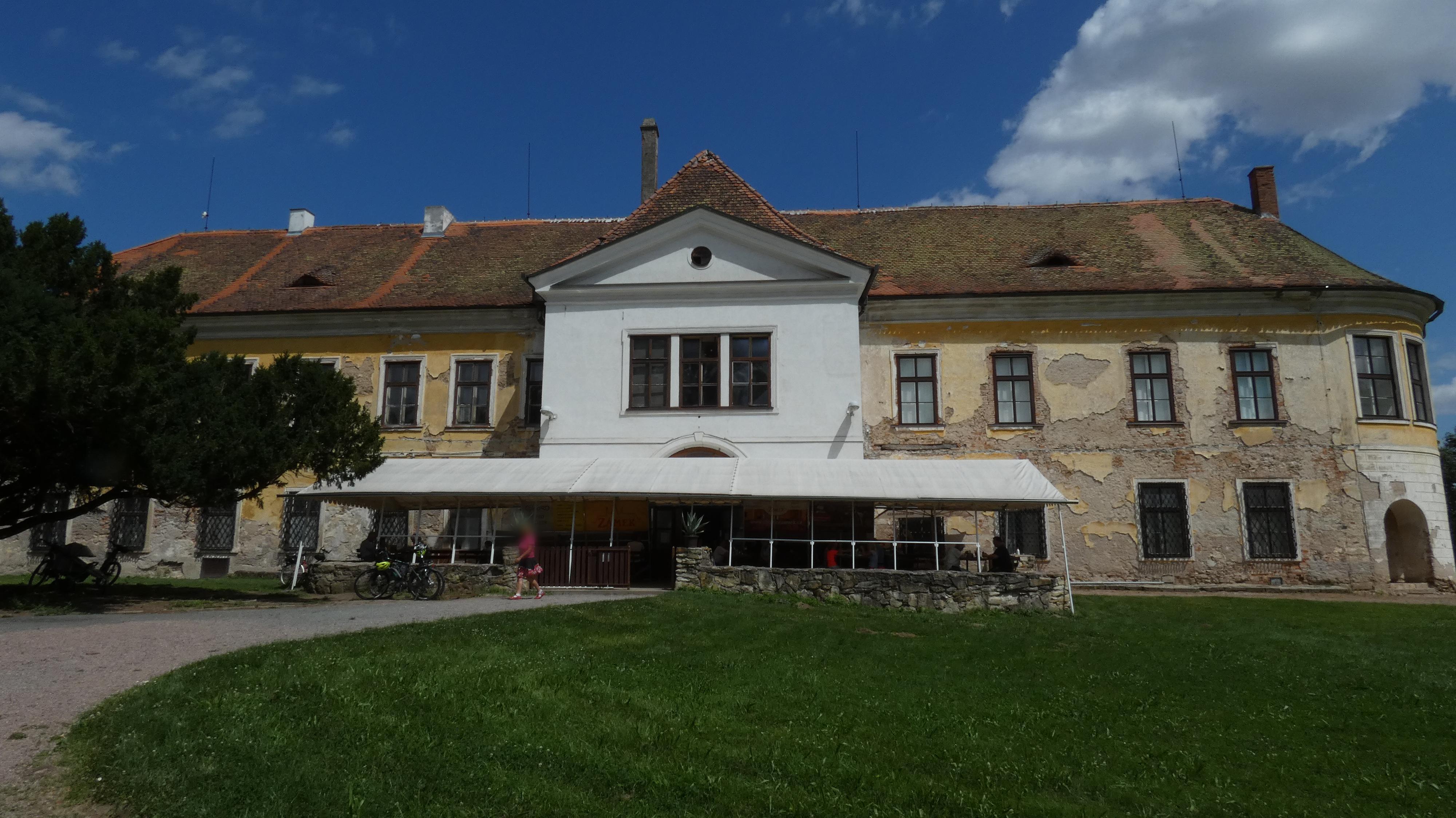 Restaurace Zámek Choltice foto 2
