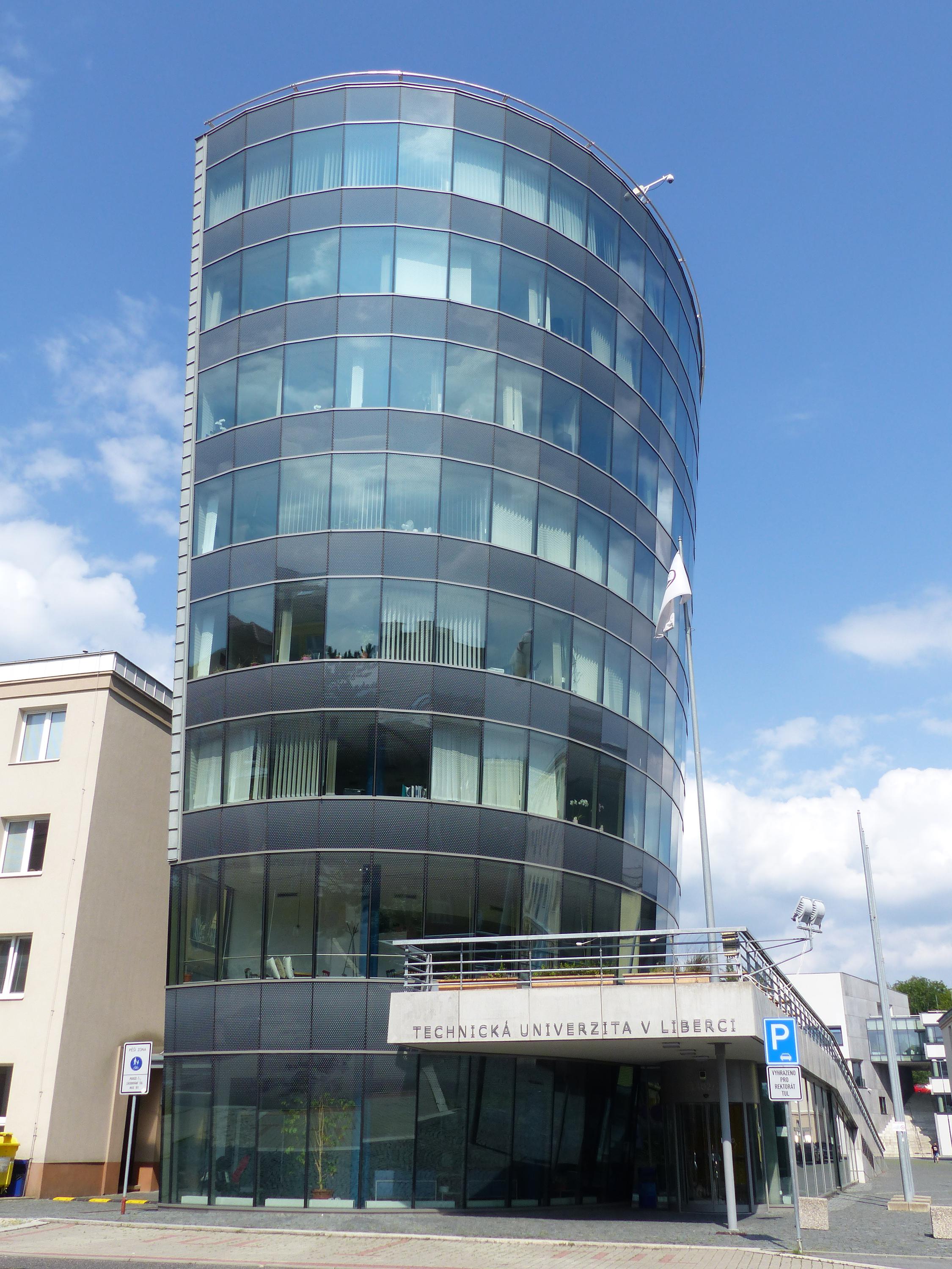 Rektorát Technické univerzity v Liberci foto 2