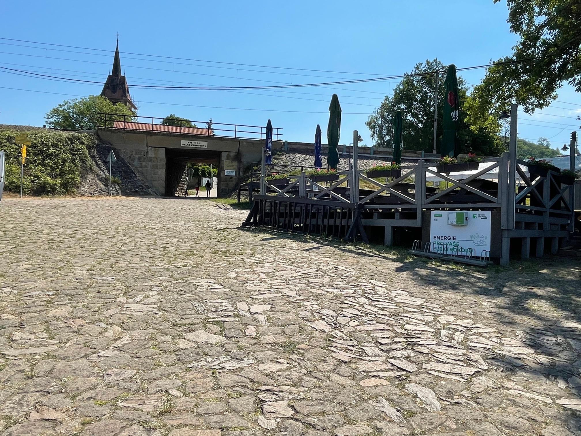 Nabíjecí stanice Občerstvení U Přívozu foto 4