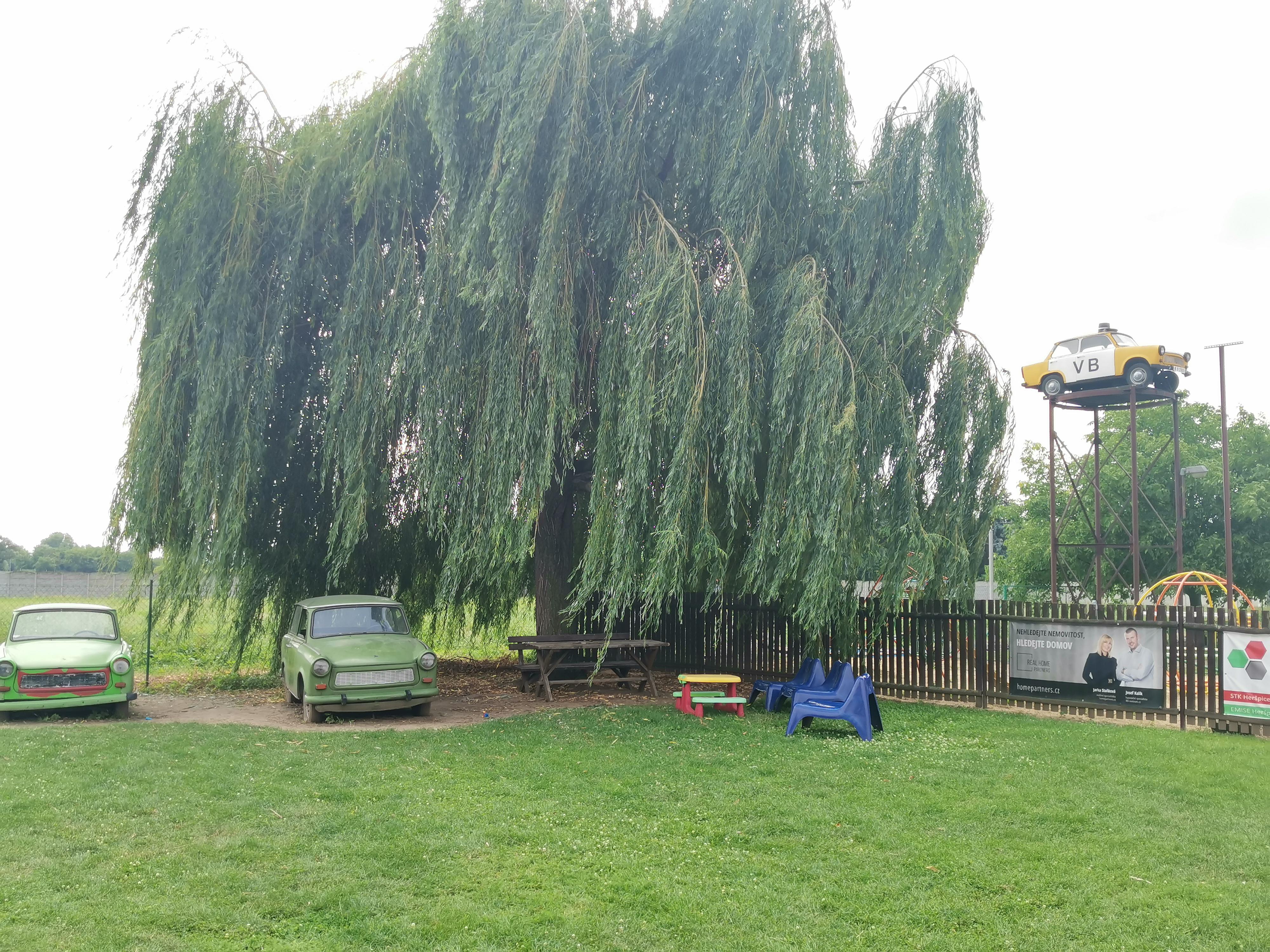 POSEZENÍ U TRABANTA foto 6