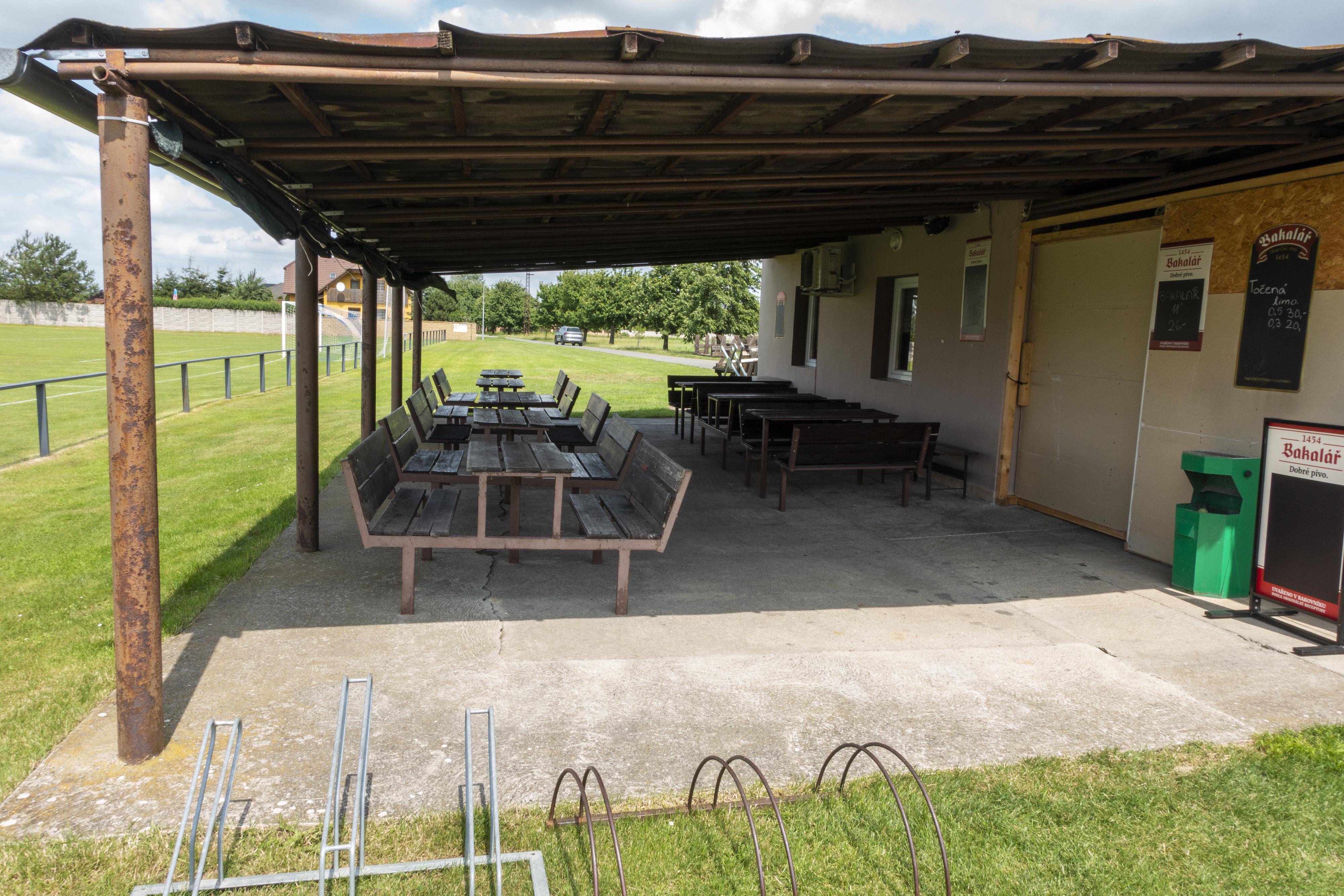 Hospoda na fotbalovém hřišti foto 1