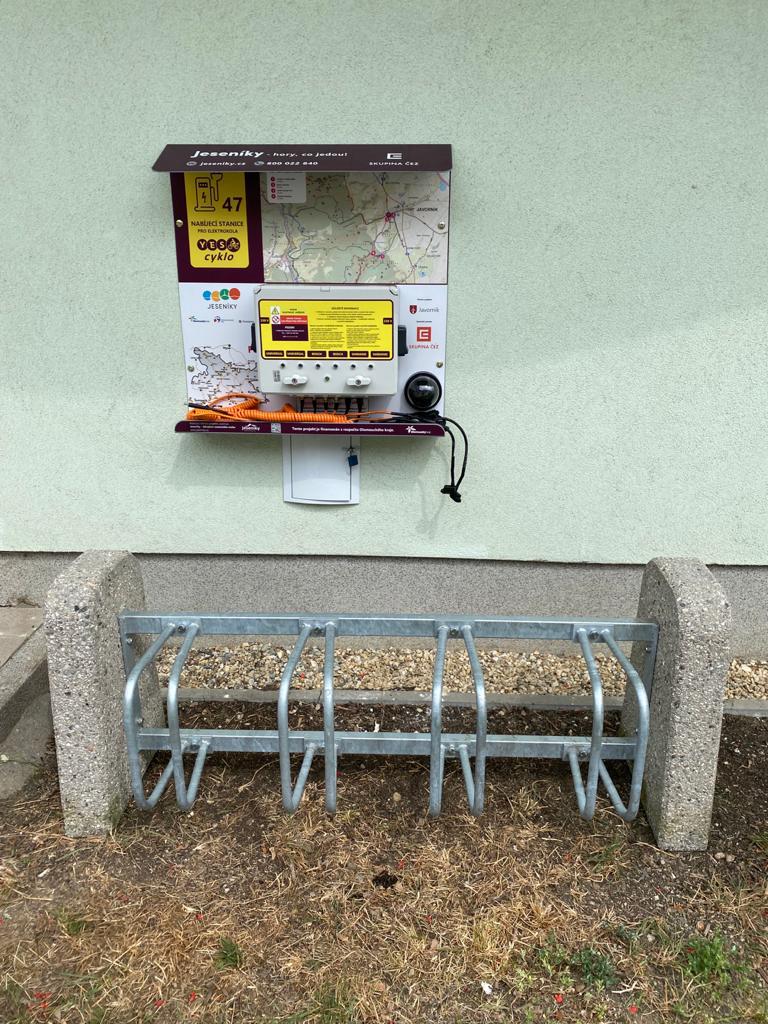 Nabíjecí stanice Městský úřad Javorník foto 2