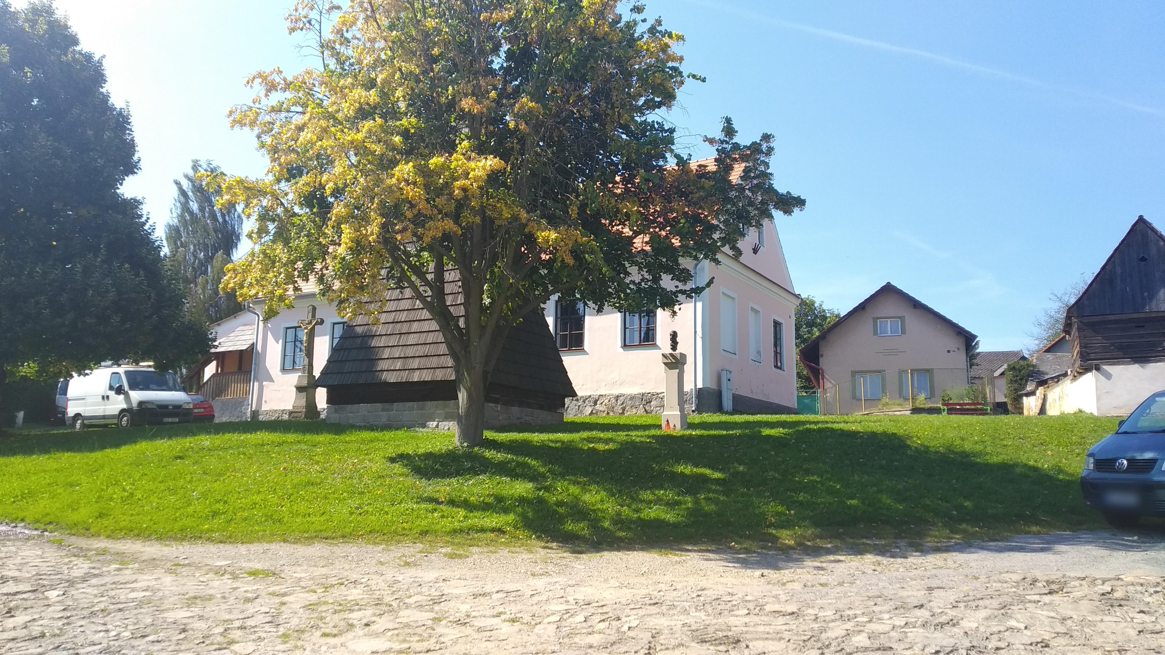 Pohleď - obecní úřad foto 2