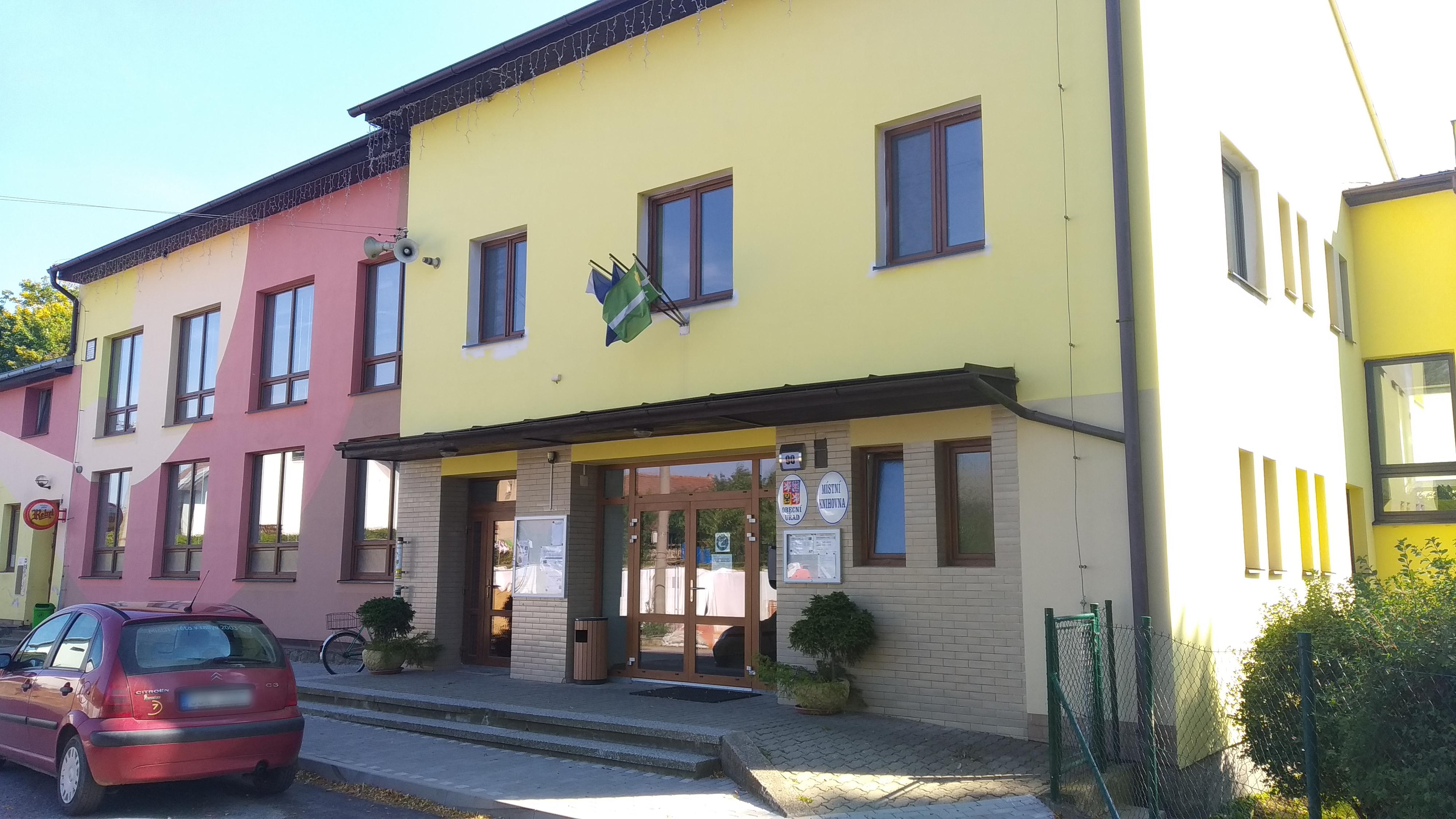 Lučice - obecní úřad foto 4