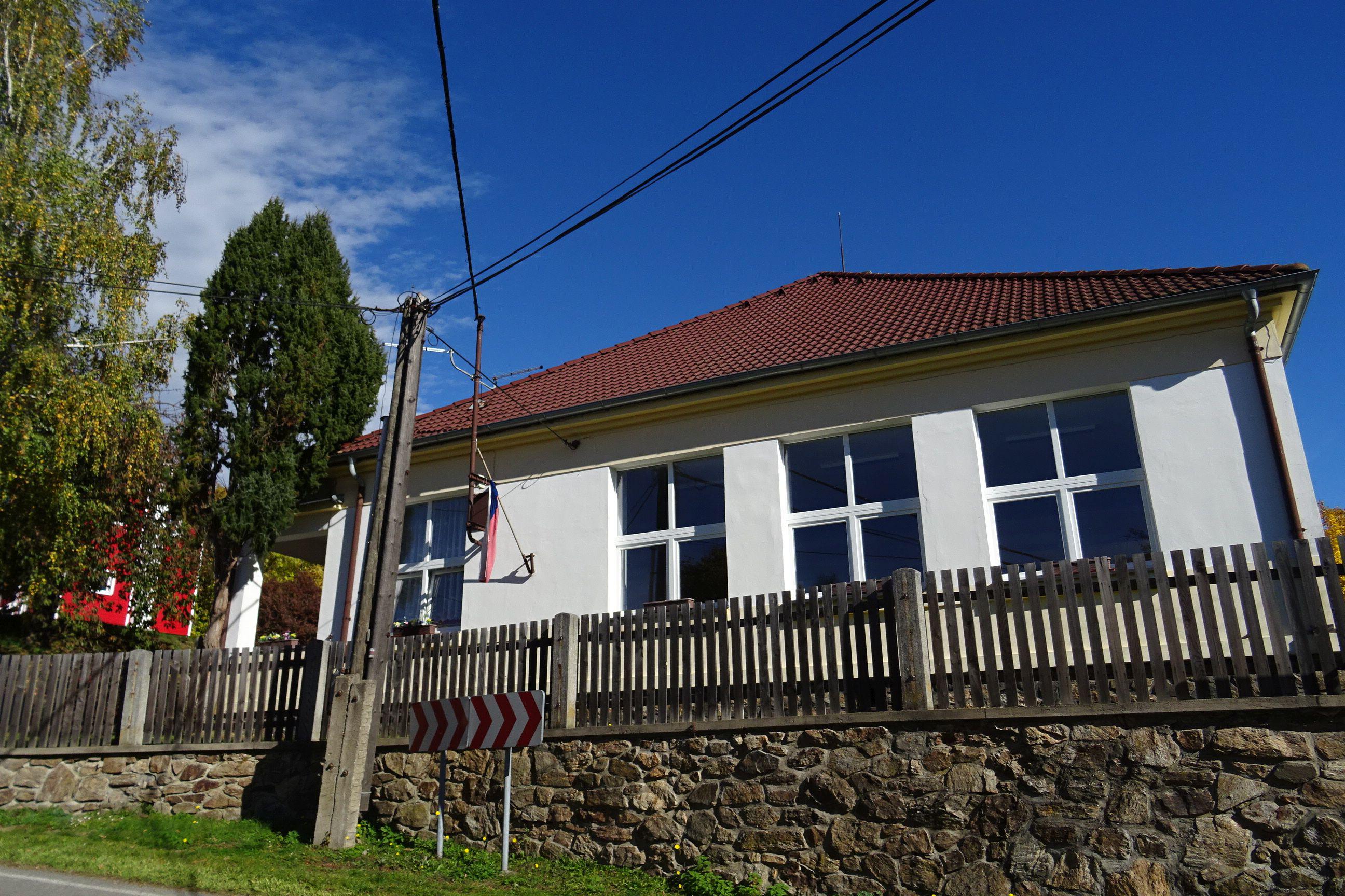 Všechlapy - obecní úřad foto 3
