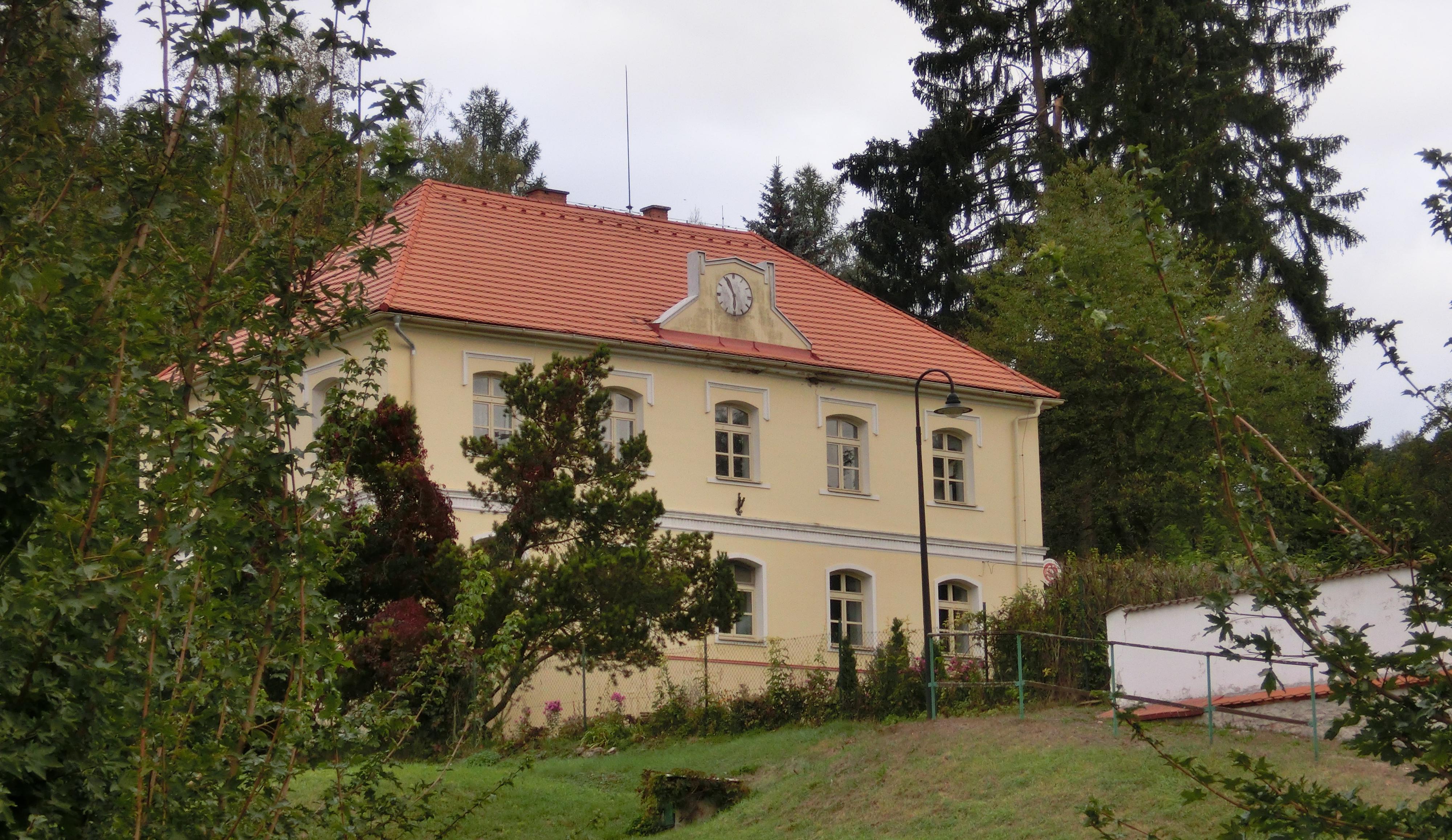 Obecní úřad Medonosy foto 4