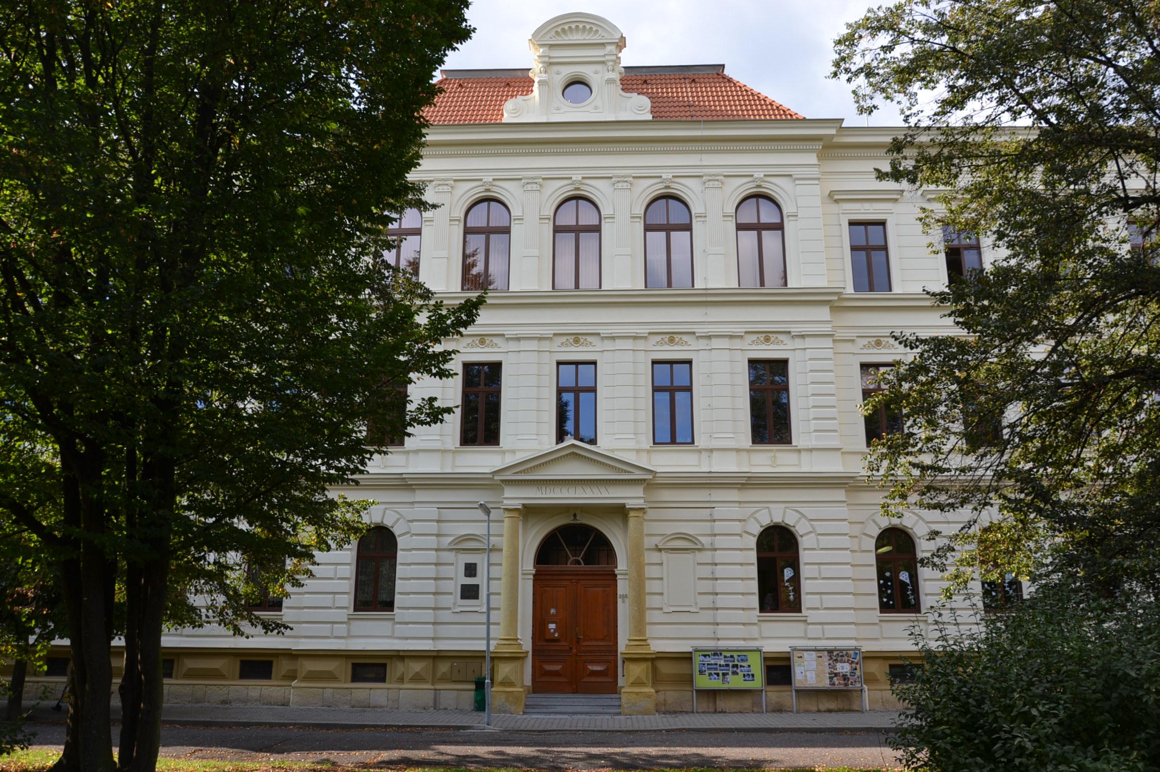 Základní škola Lovosice, Sady pionýrů 355/2, okres Litoměřice
