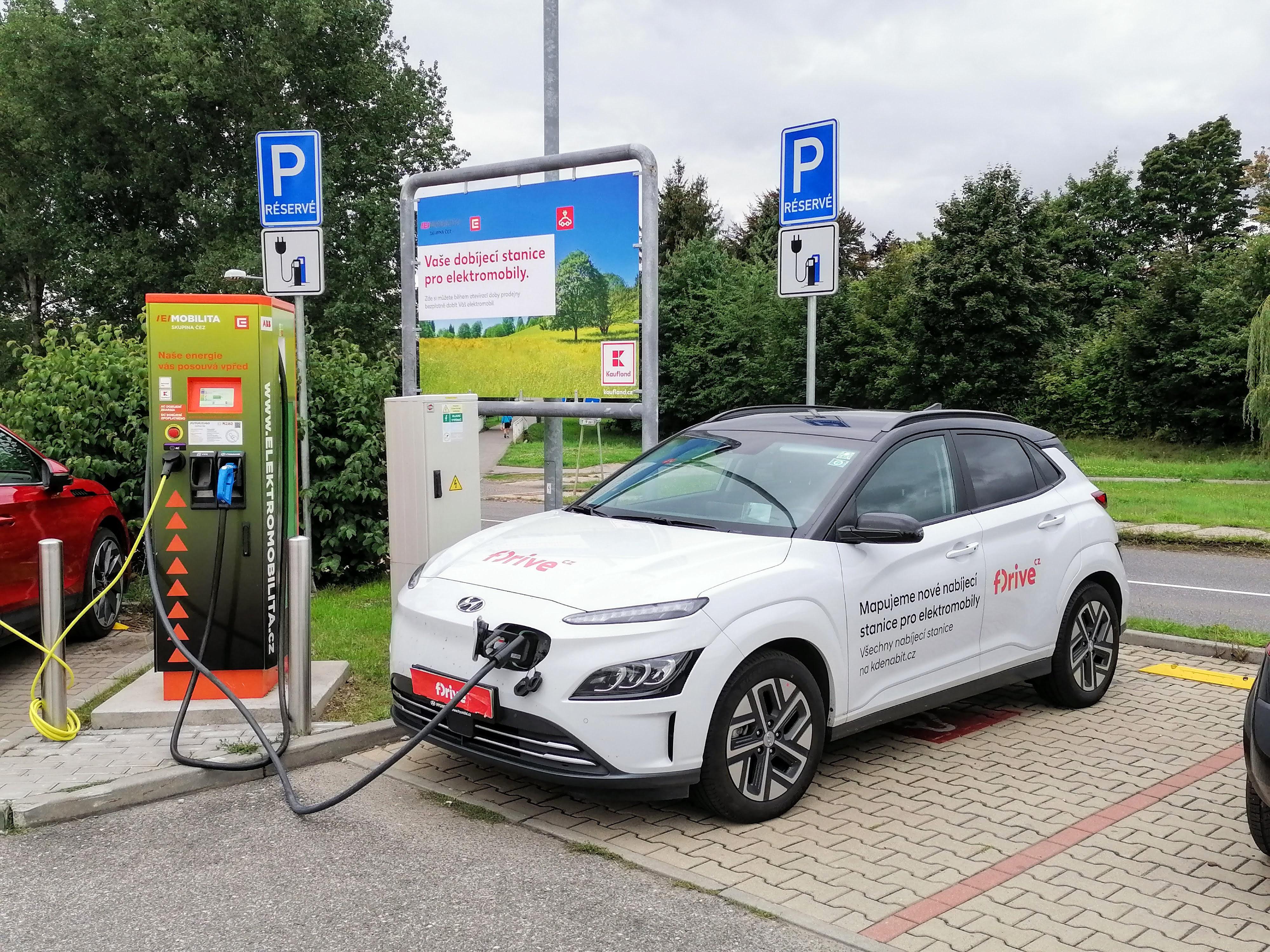 Nabíjecí stanice ČEZ