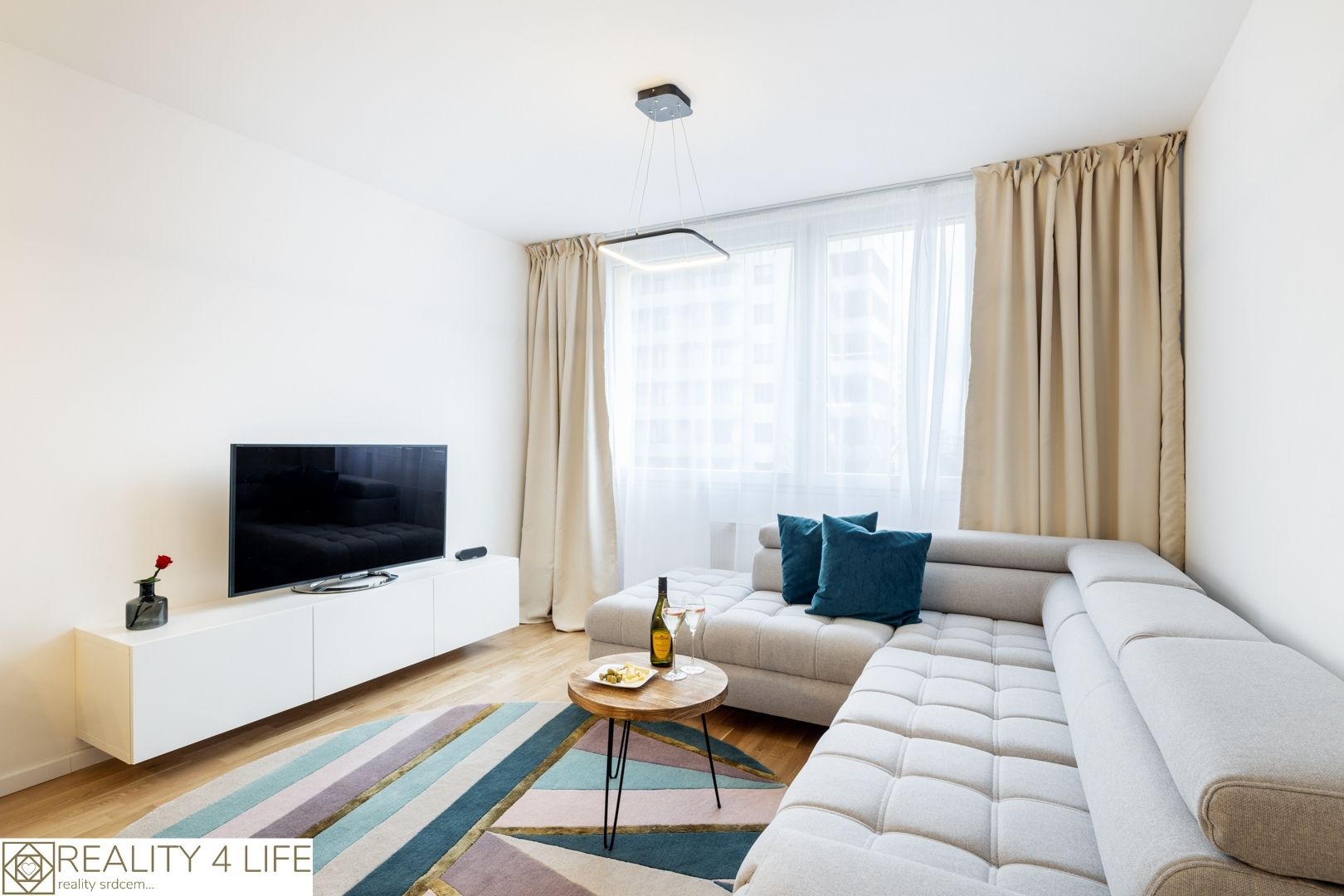 REALITY 4 LIFE foto 2