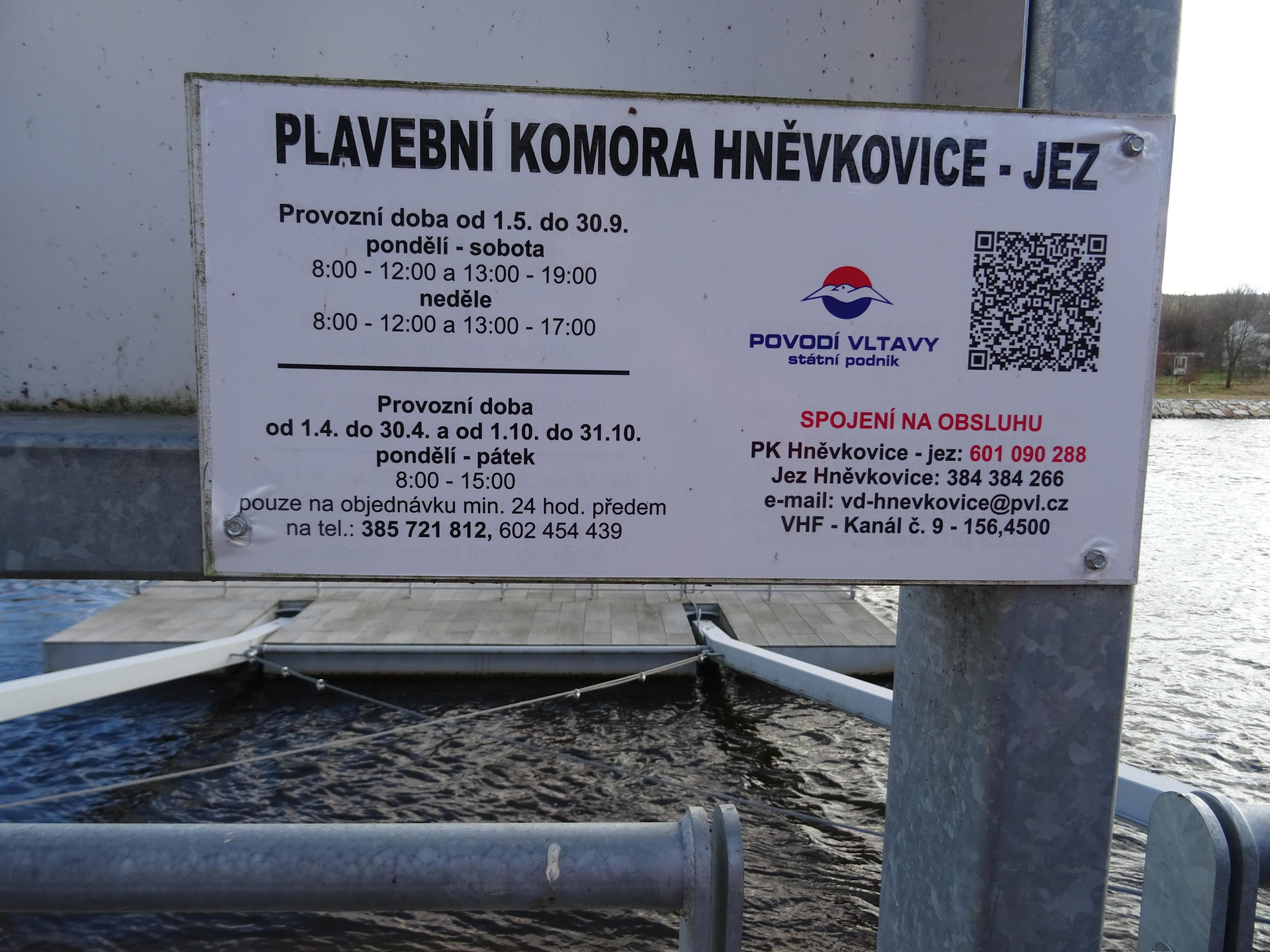 Plavební komora Hněvkovice jez foto 3