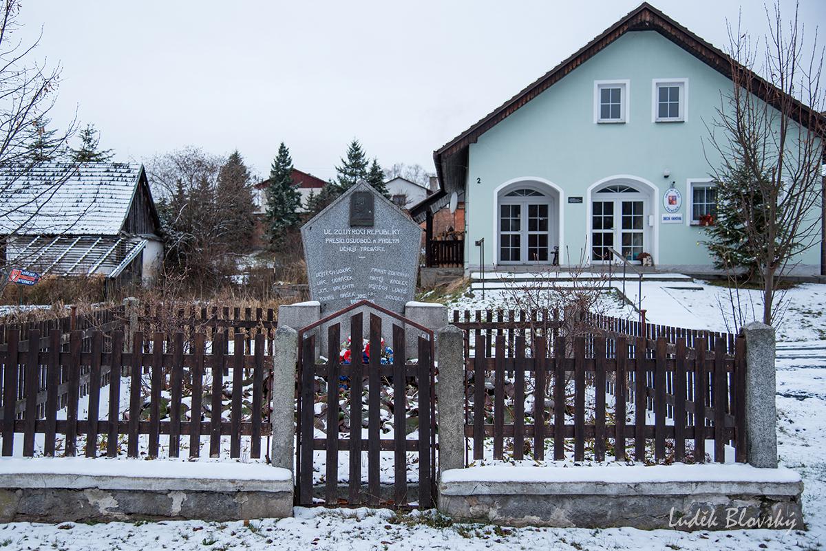 Třebčice - obecní úřad foto 3