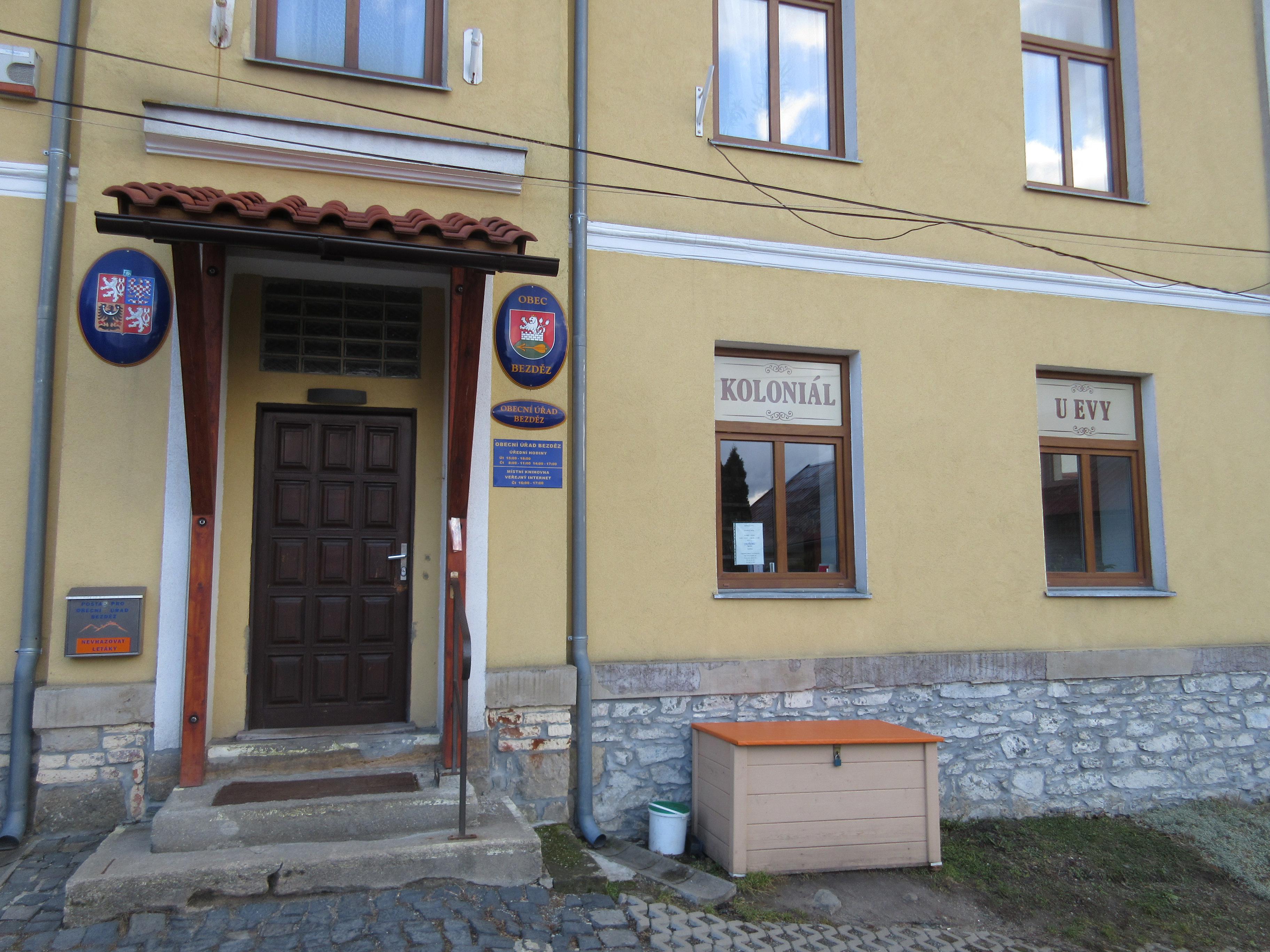Bezděz - obecní úřad foto 2