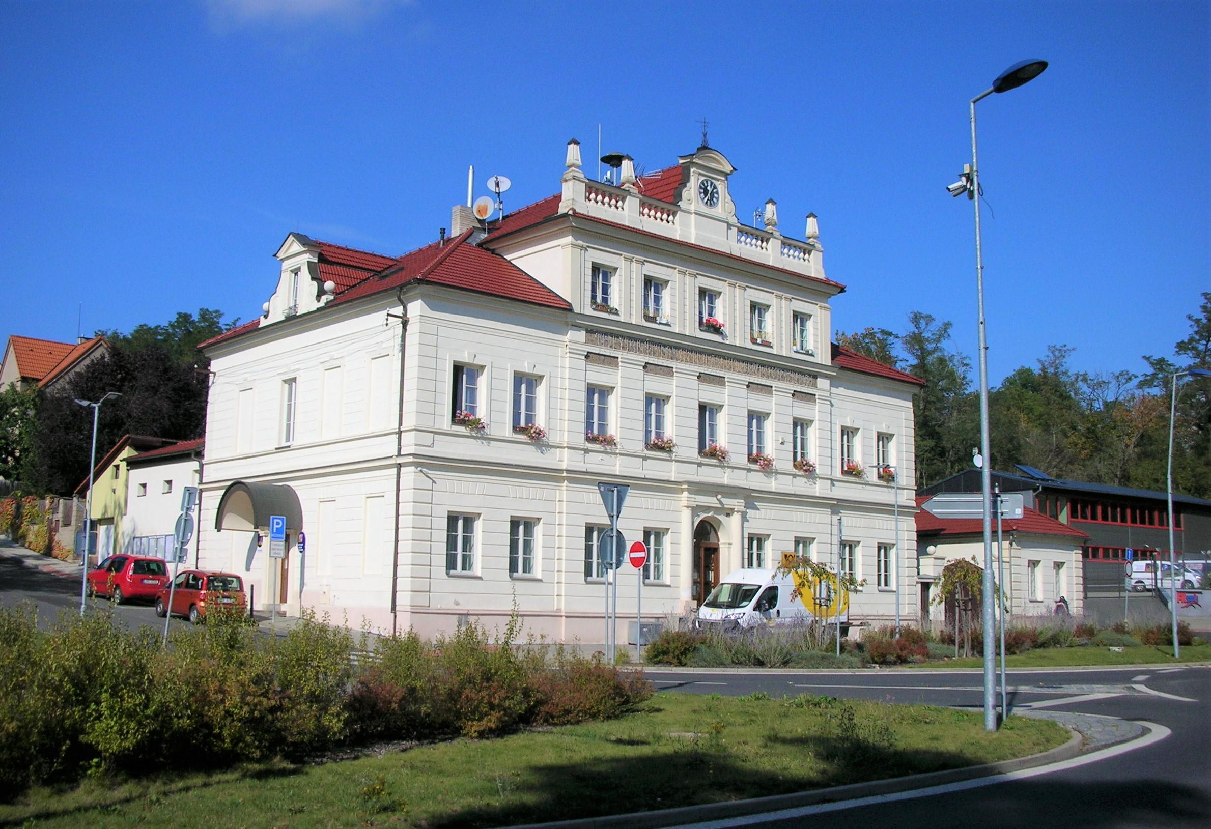 Libušín - městský úřad foto 2