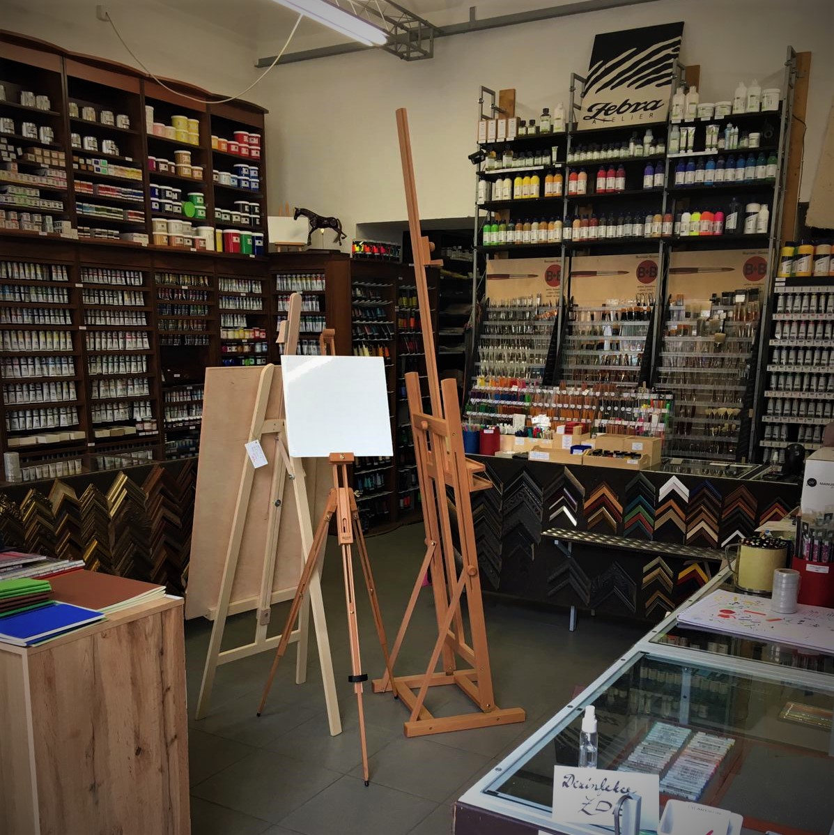 Ateliér Zebra - výtvarné potřeby a rámování foto 3