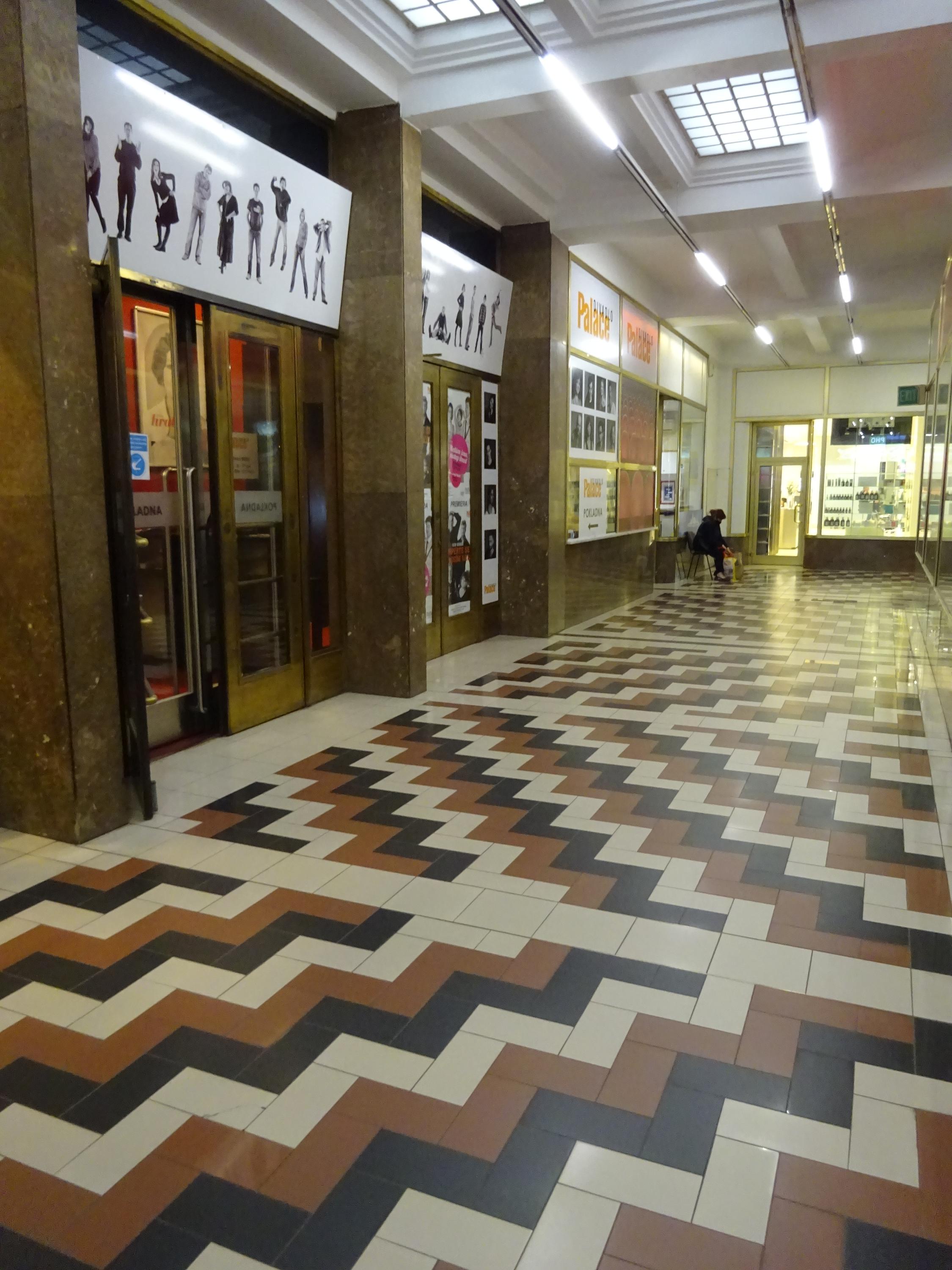 Divadlo Palace foto 2