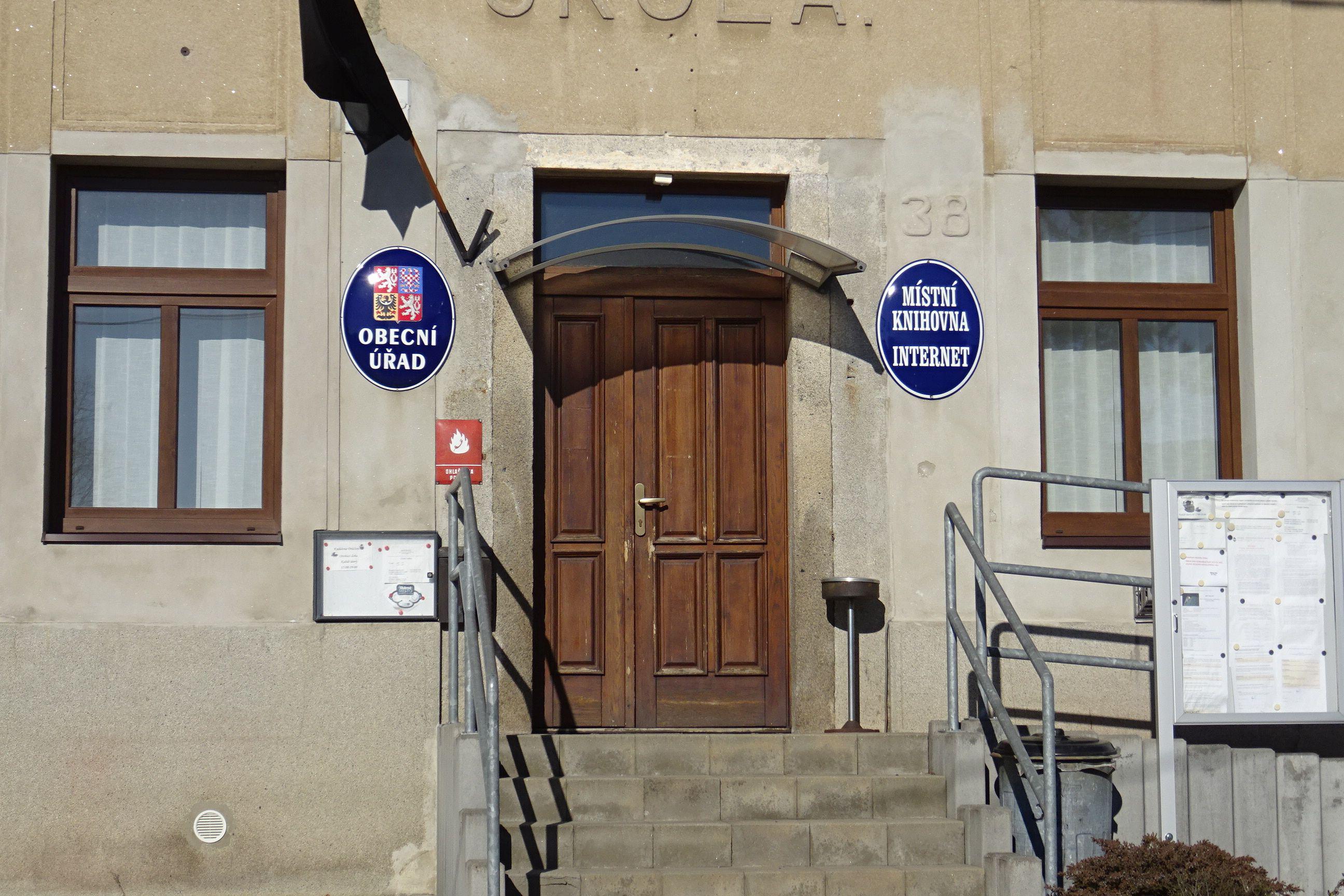 Dráchov - obecní úřad foto 3