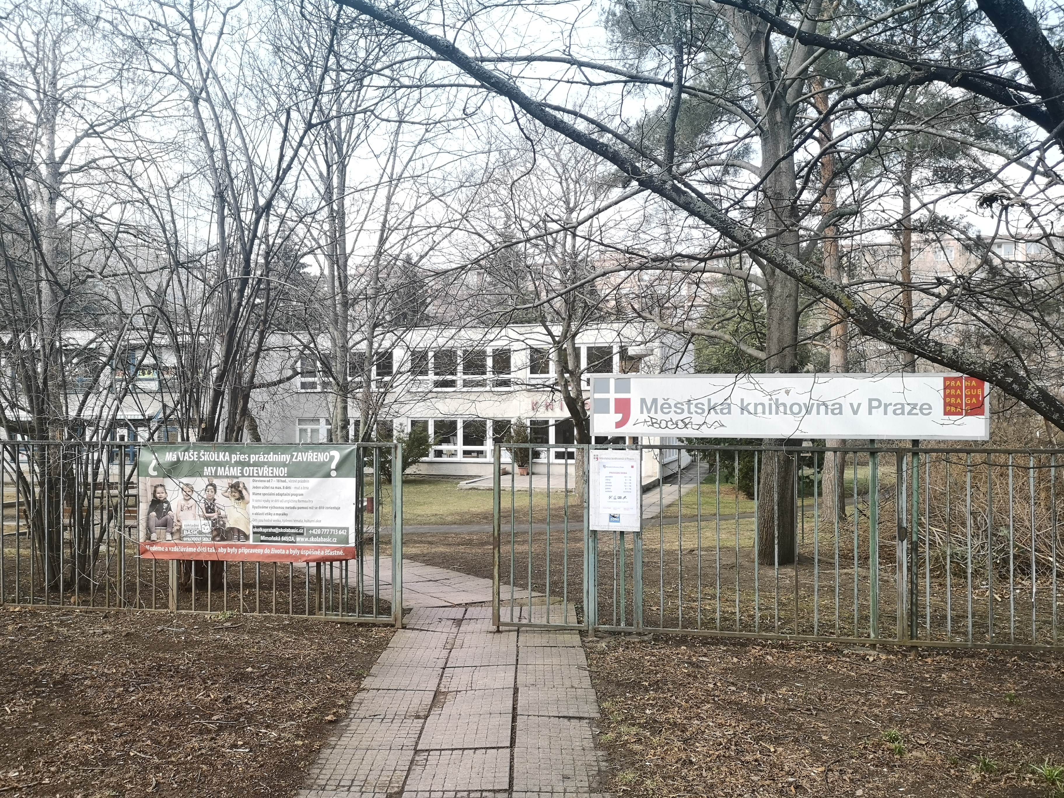 Městská knihovna v Praze - Prosek foto 2