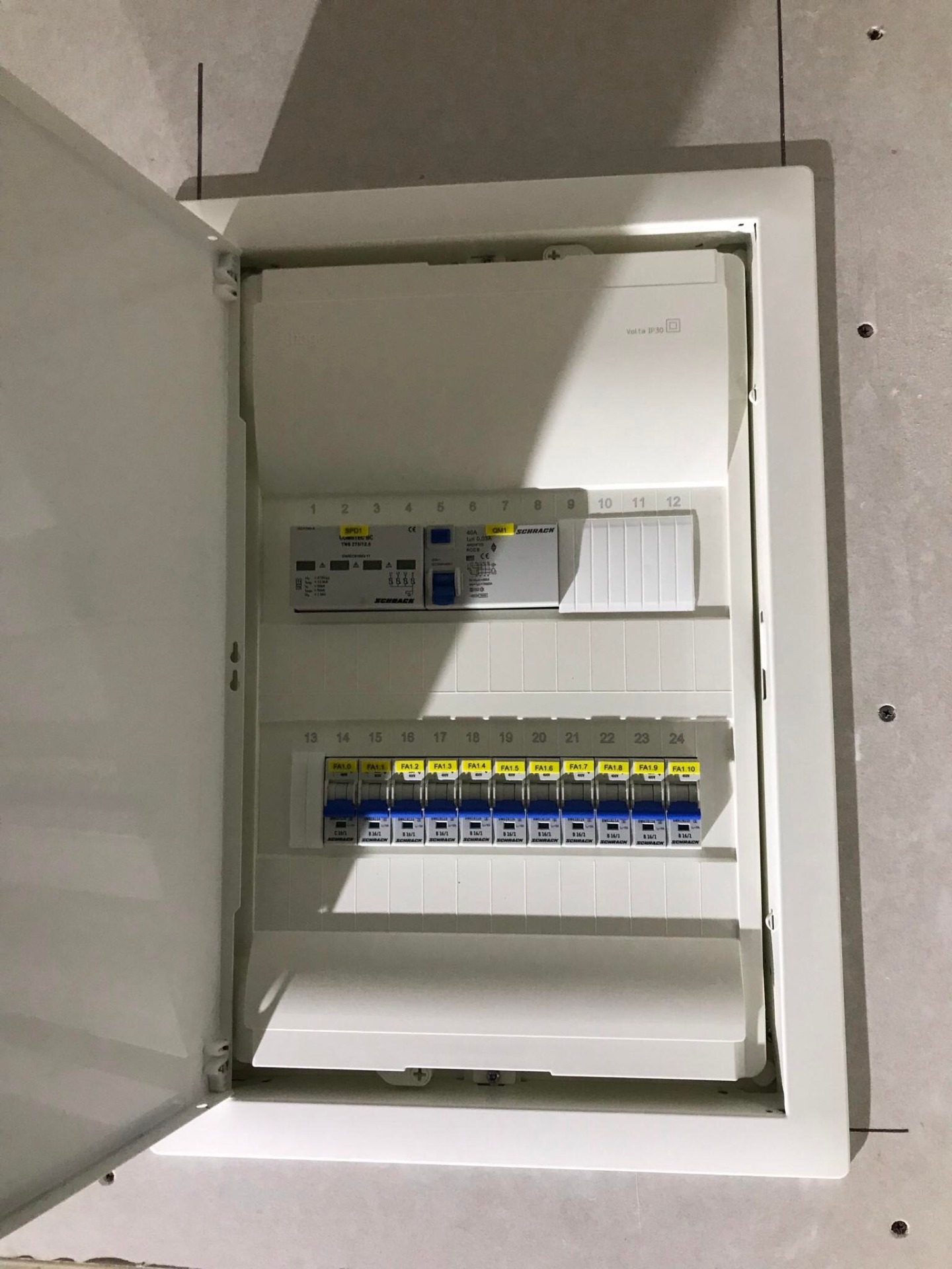 Elektrikář-Elektroinstalace-Lipavský foto 3