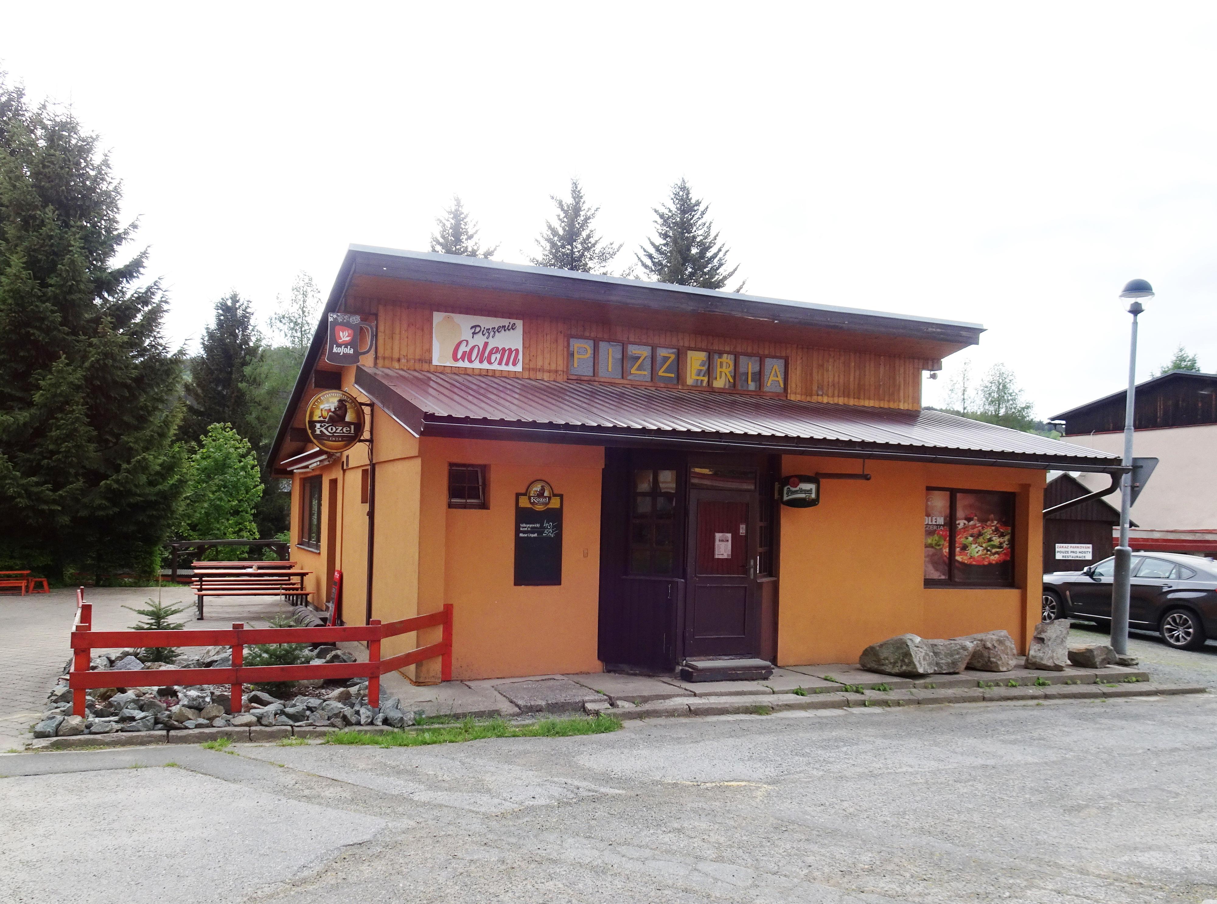 Pizzerie Golem foto 2