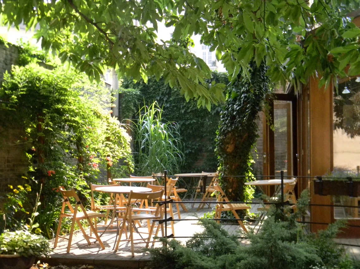 Restaurace Bazalka Ve Dvorku foto 2