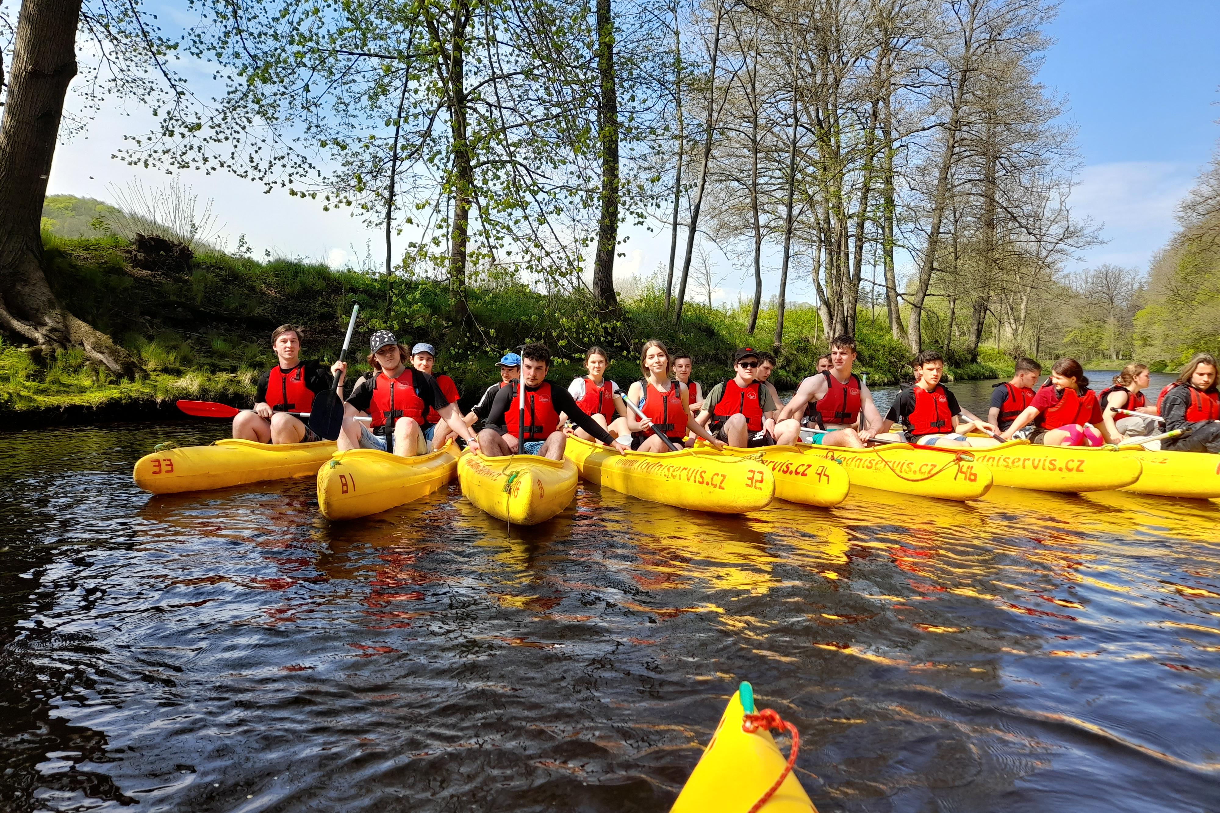 Lodní servis Strakonice - Půjčovna kánoí a raftů na Otavě