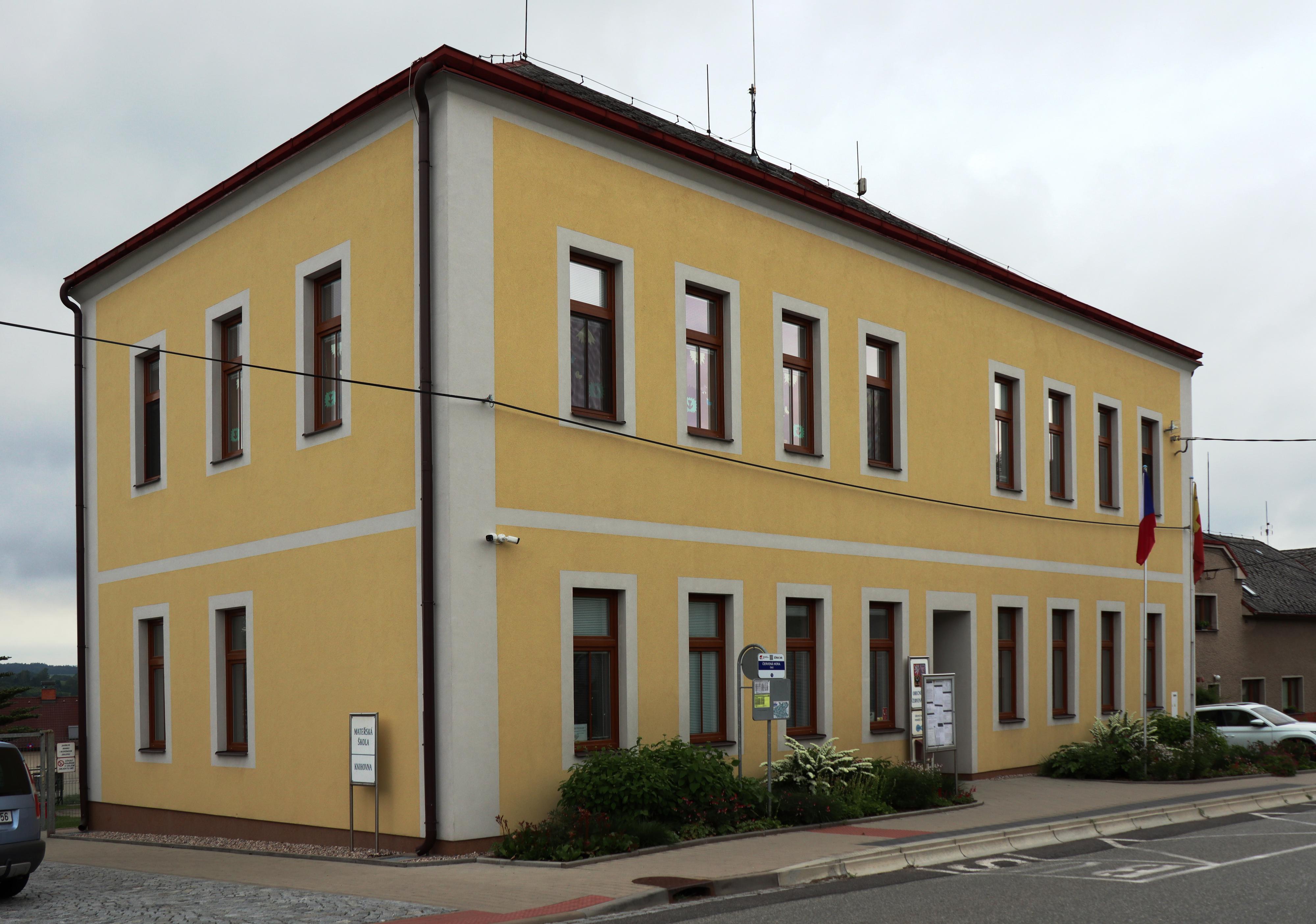 Červená Hora - obecní úřad foto 3