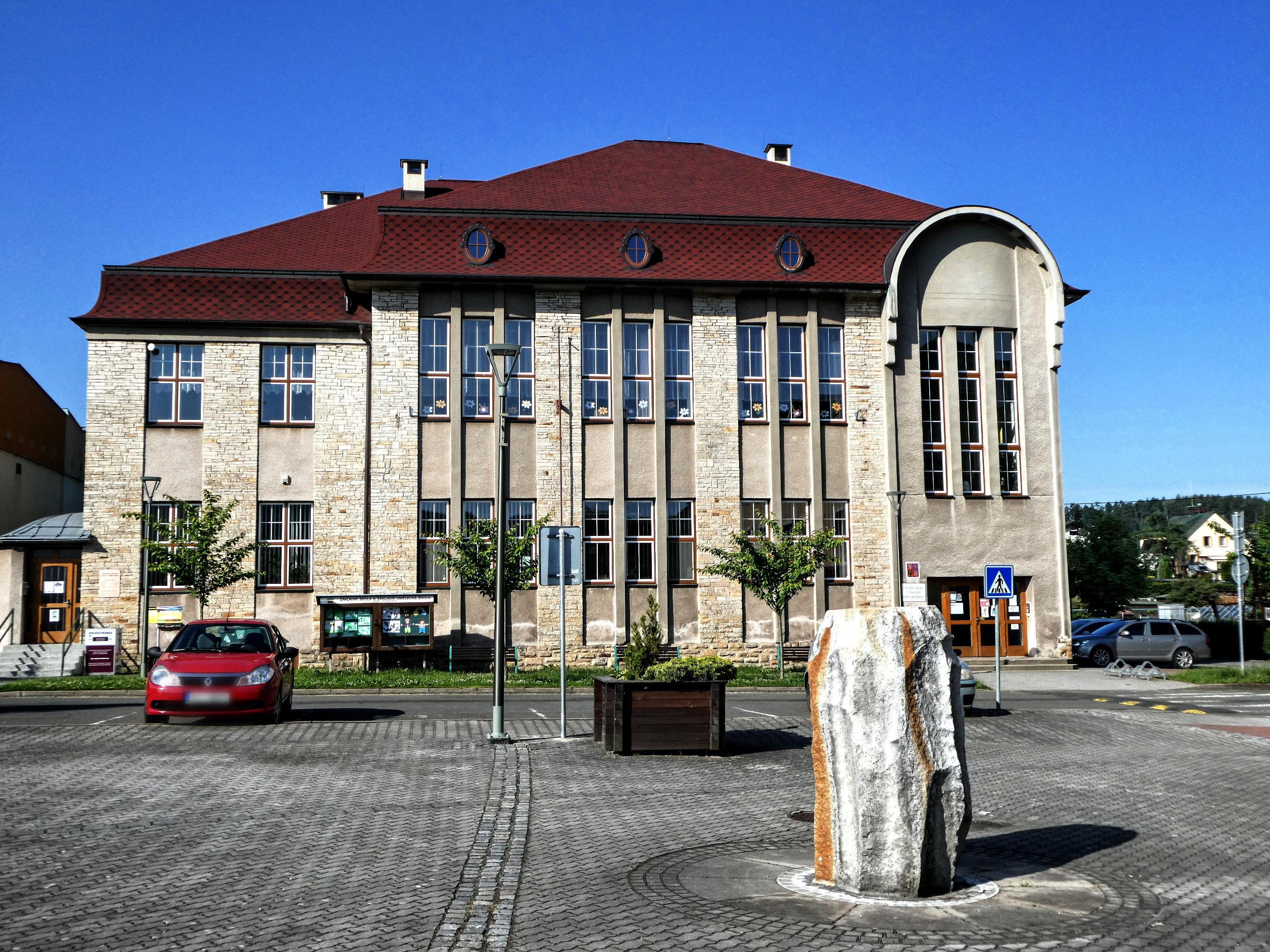 ZŠ a ZUŠ Rtyně v Podkrkonoší foto 3