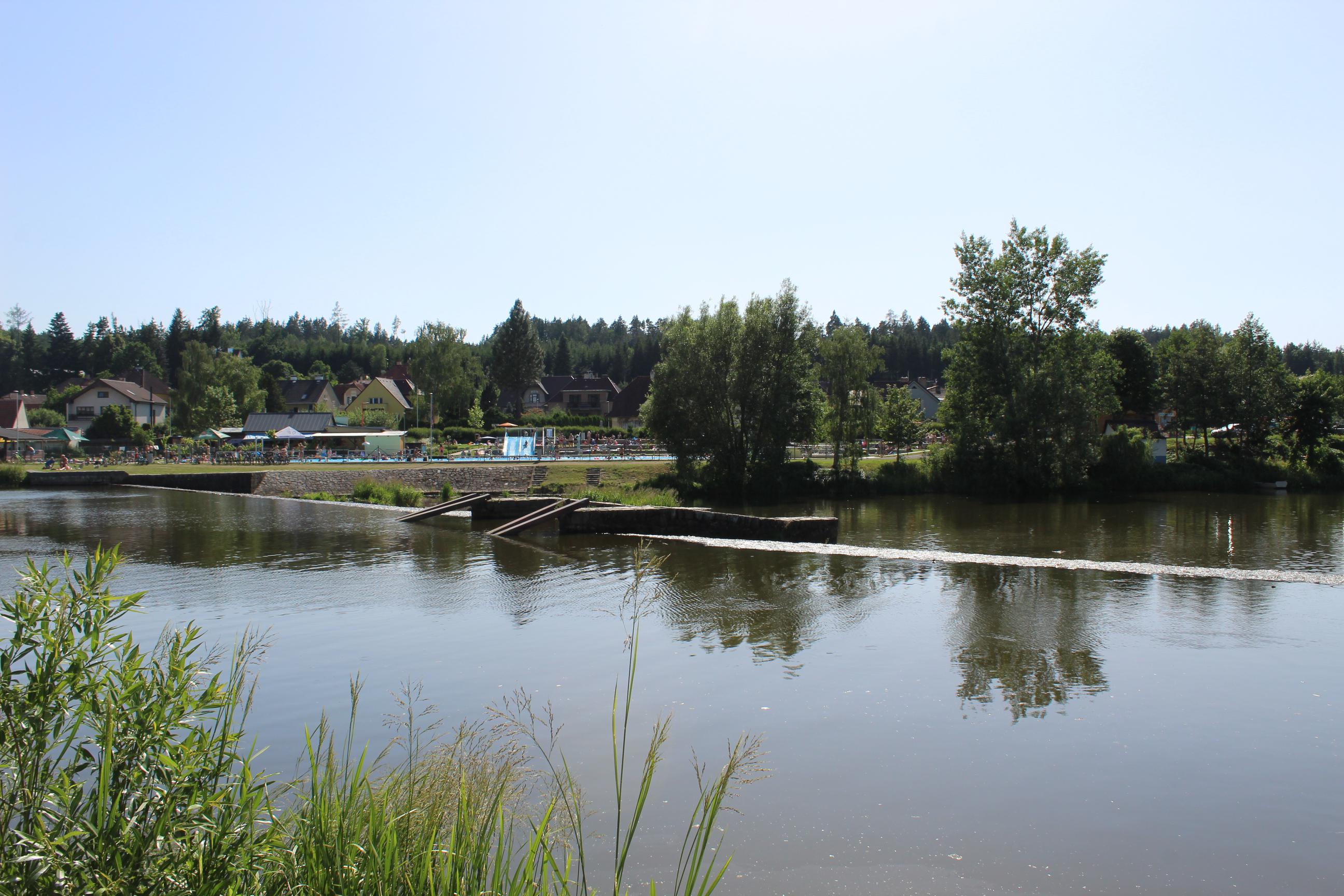 Koupaliště Za Řekou foto 3