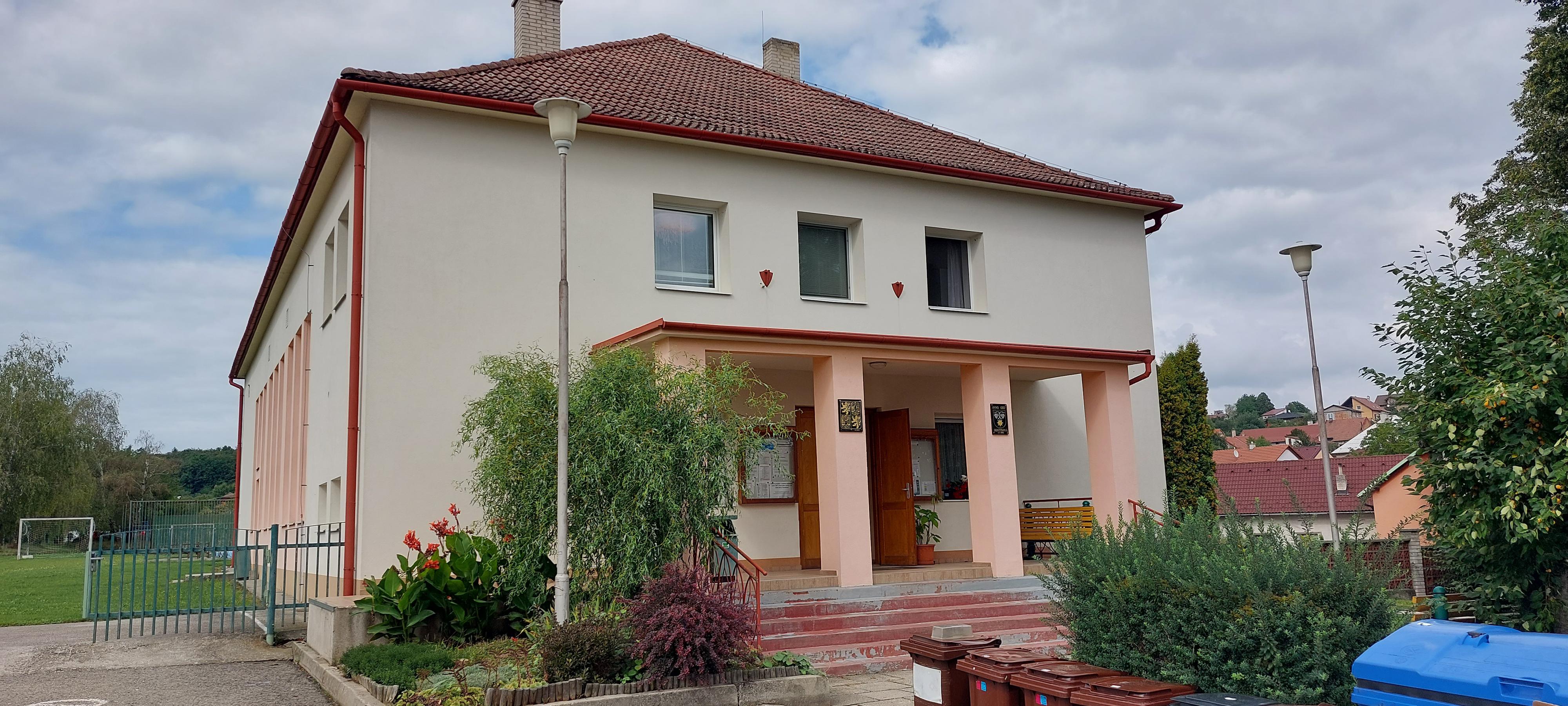 Hostišová - obecní úřad foto 2