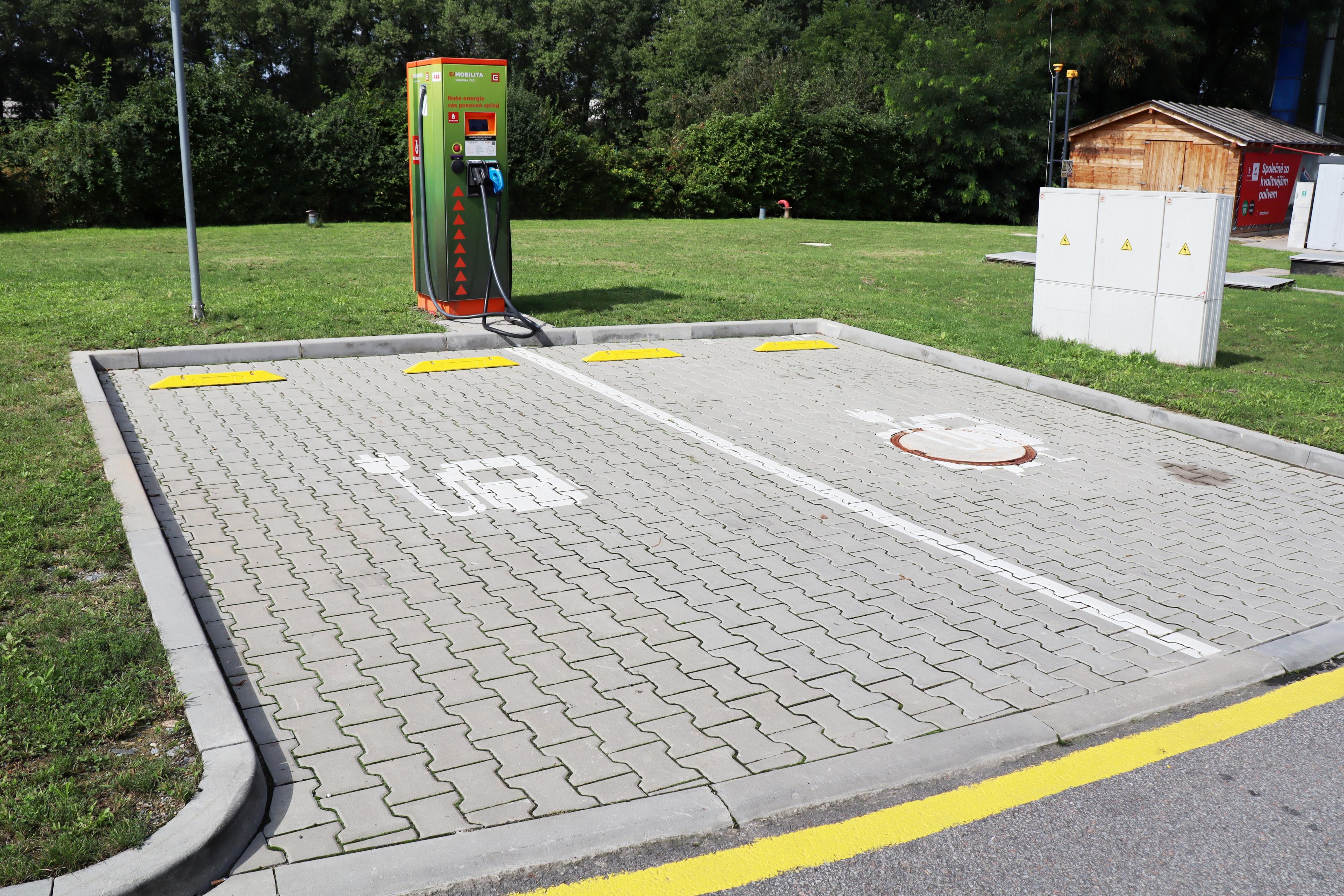 Nabíjecí stanice ČEZ