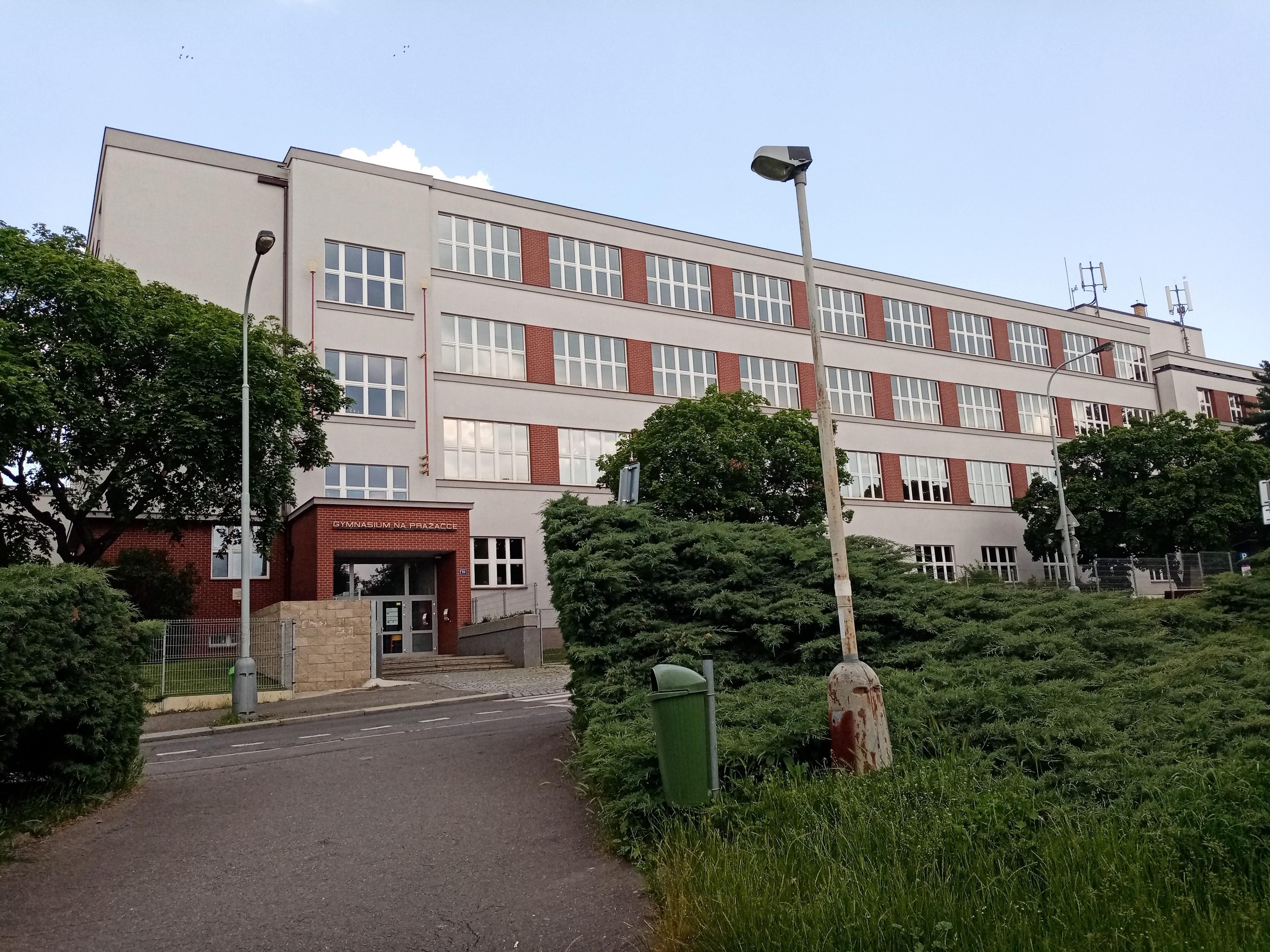 Gymnázium Na Pražačce