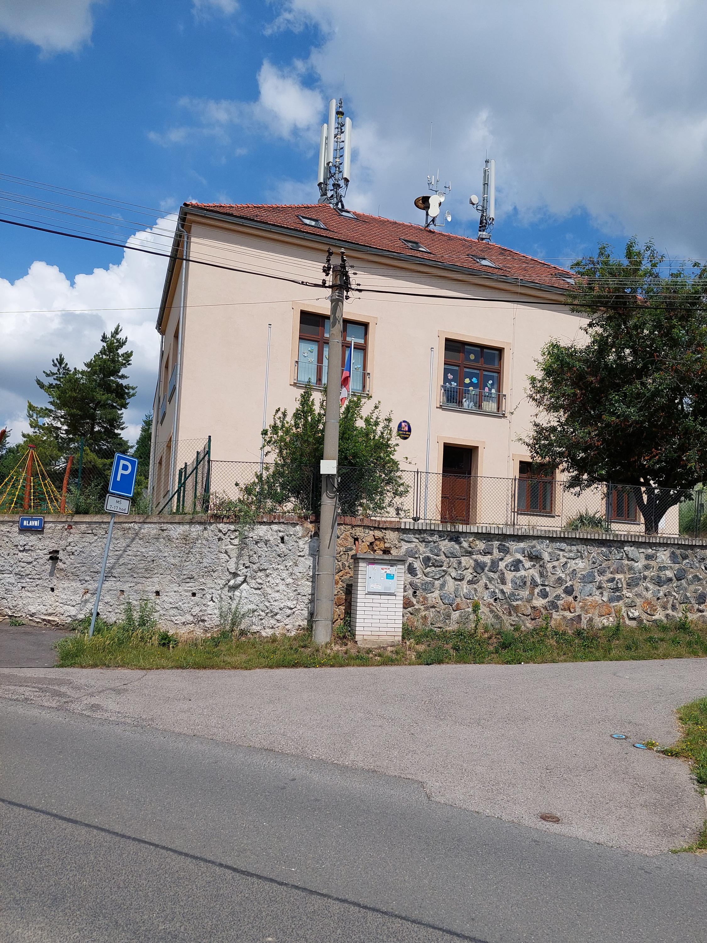 Vodochody - obecní úřad foto 2