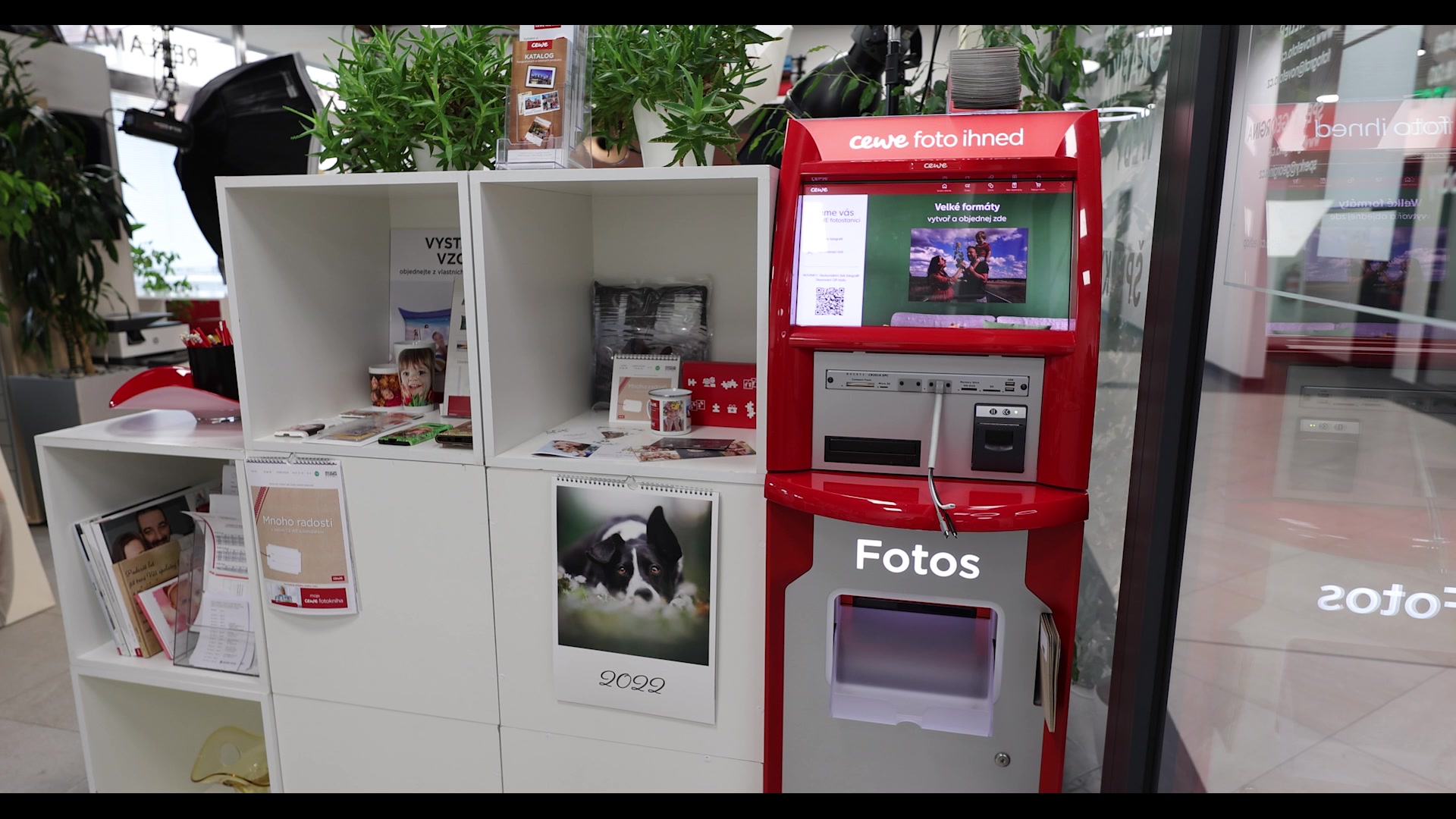 FAST SHOTS | fotoateliér | fotograf | vizážistka | kurzy focení foto 2 (náhled videa)