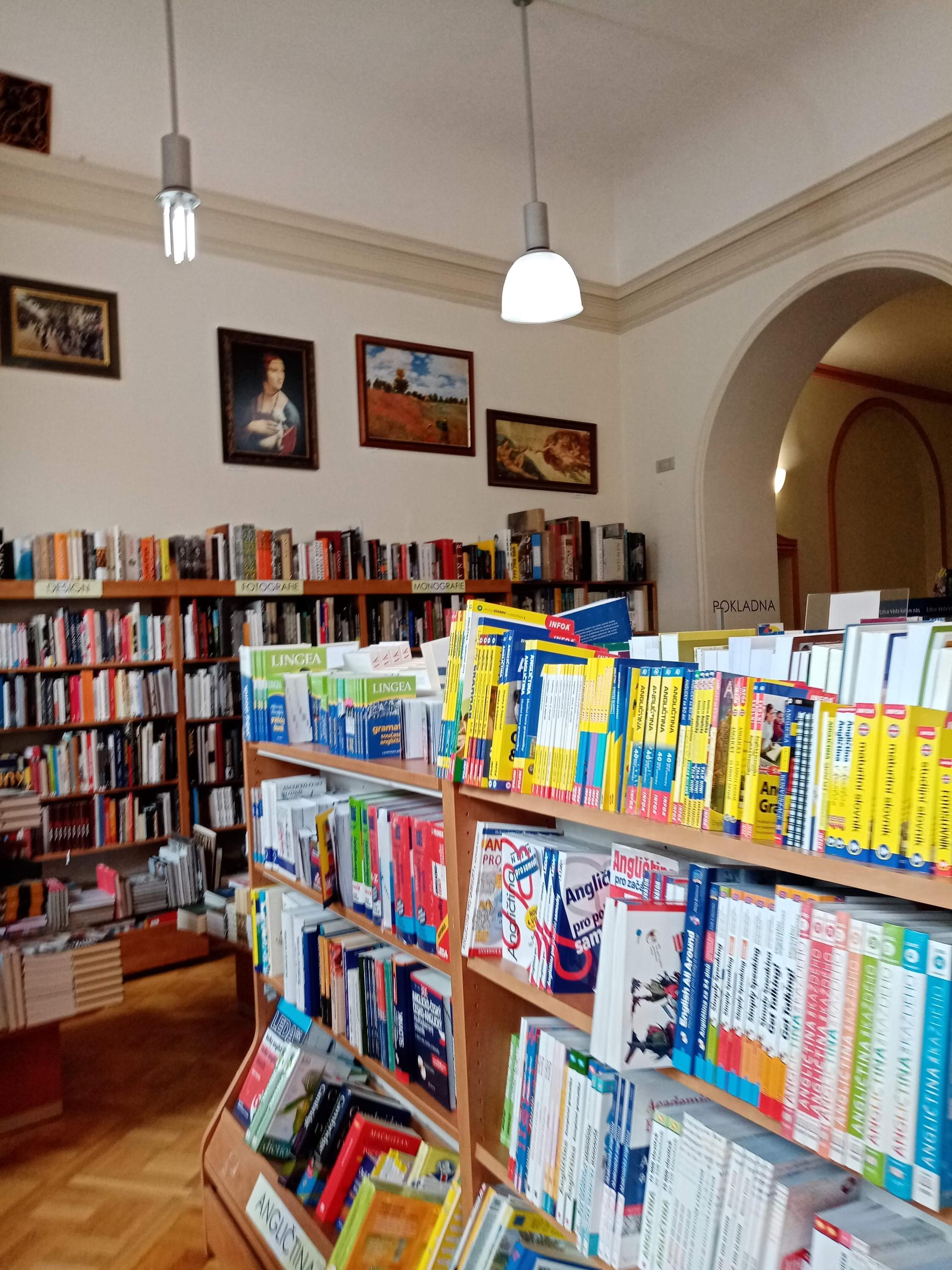 Knihkupectví Academia foto 5