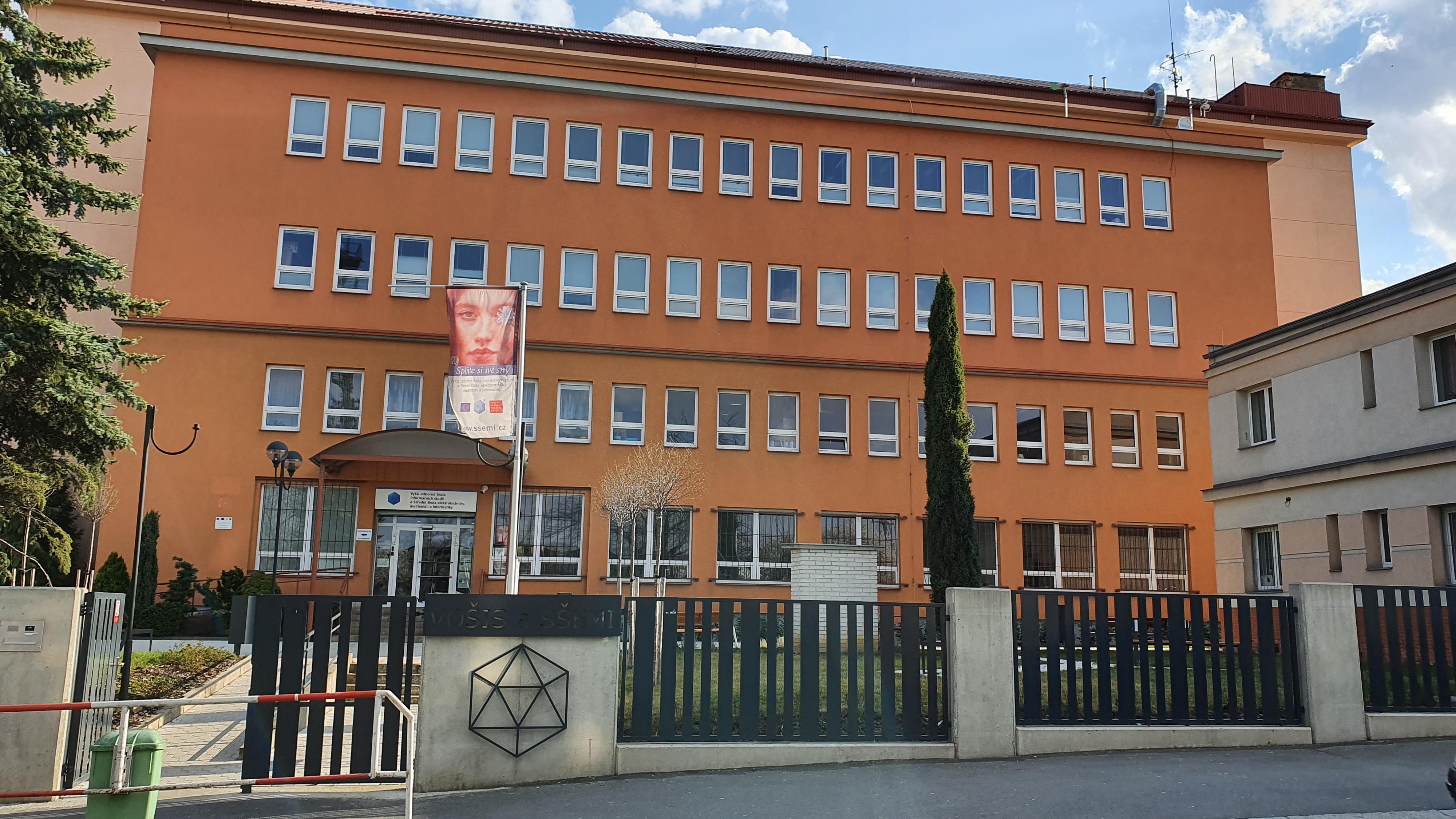 Vyšší odborná škola informačních studií foto 2