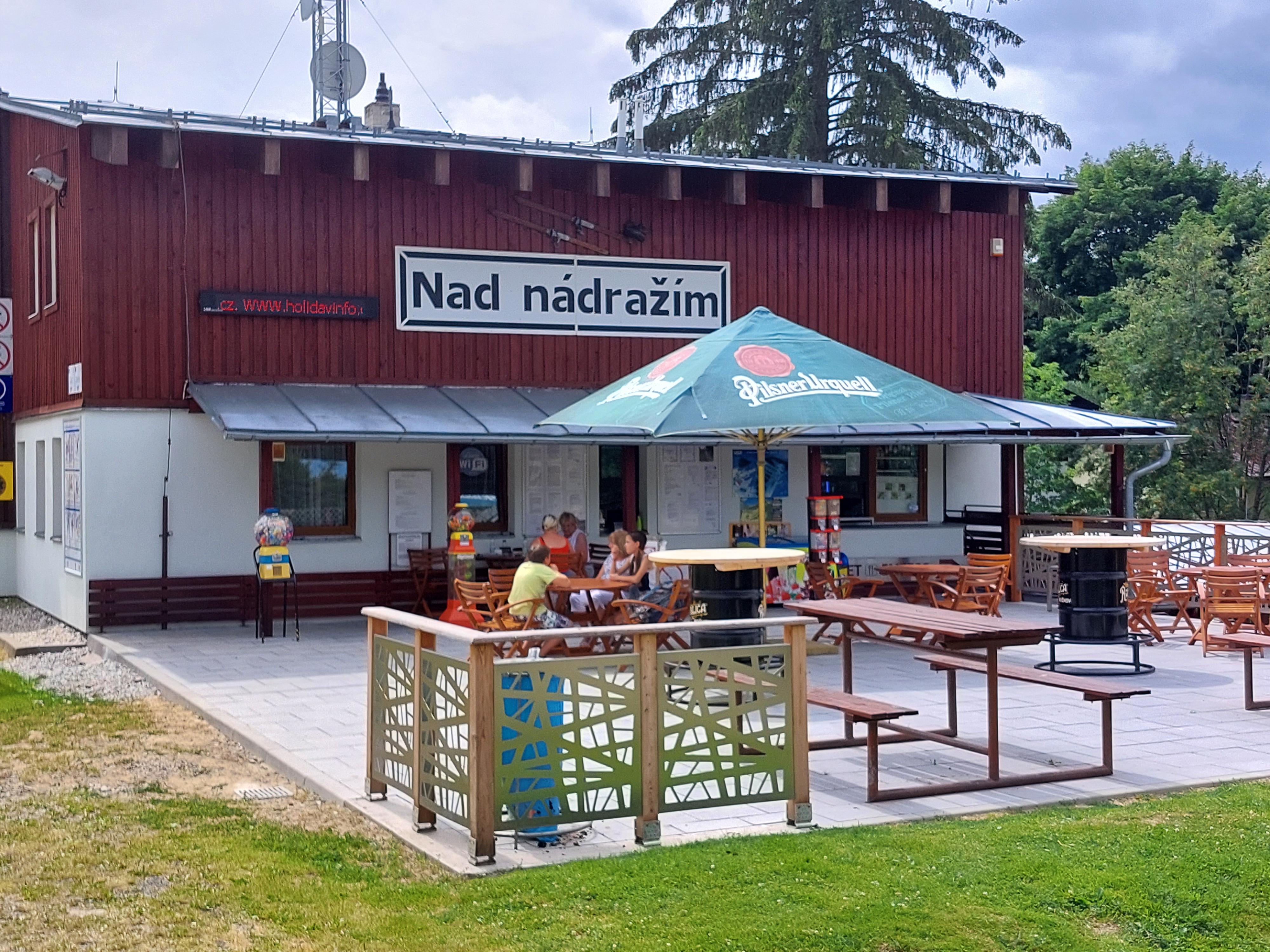 Kiosek nad nádražím