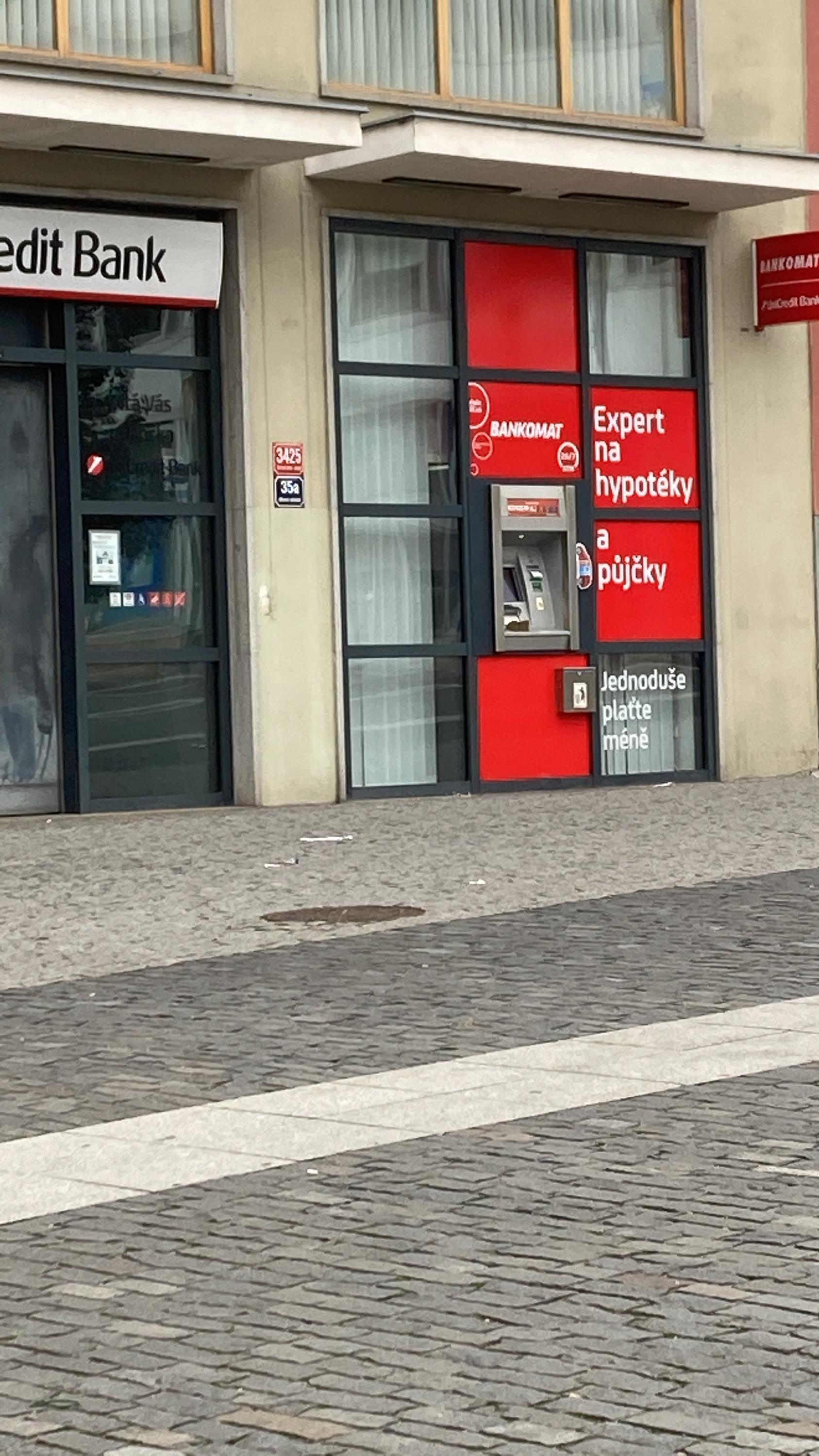 Bankomat UniCredit Bank Czech Republic foto 3