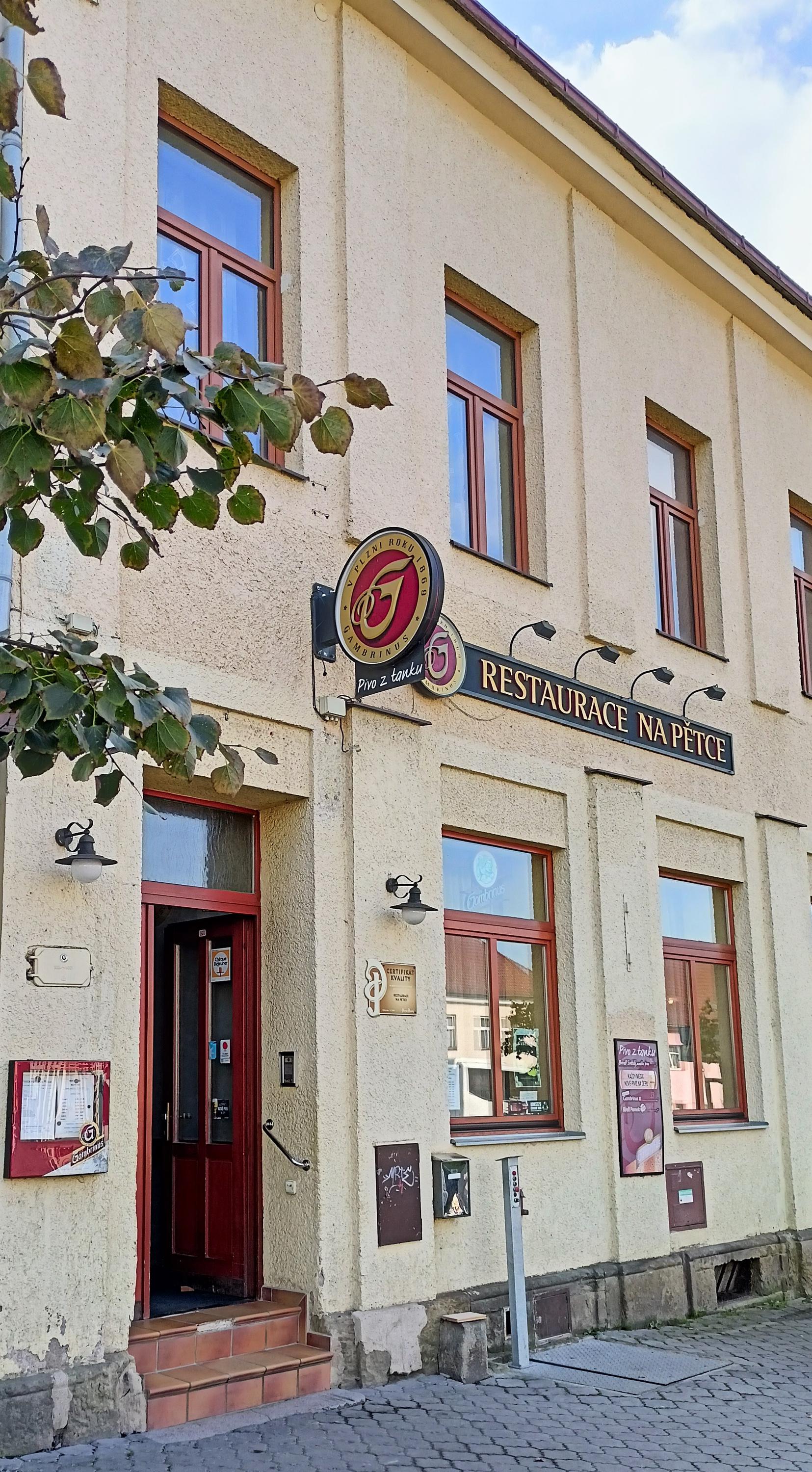 Restaurace Na pětce foto 3