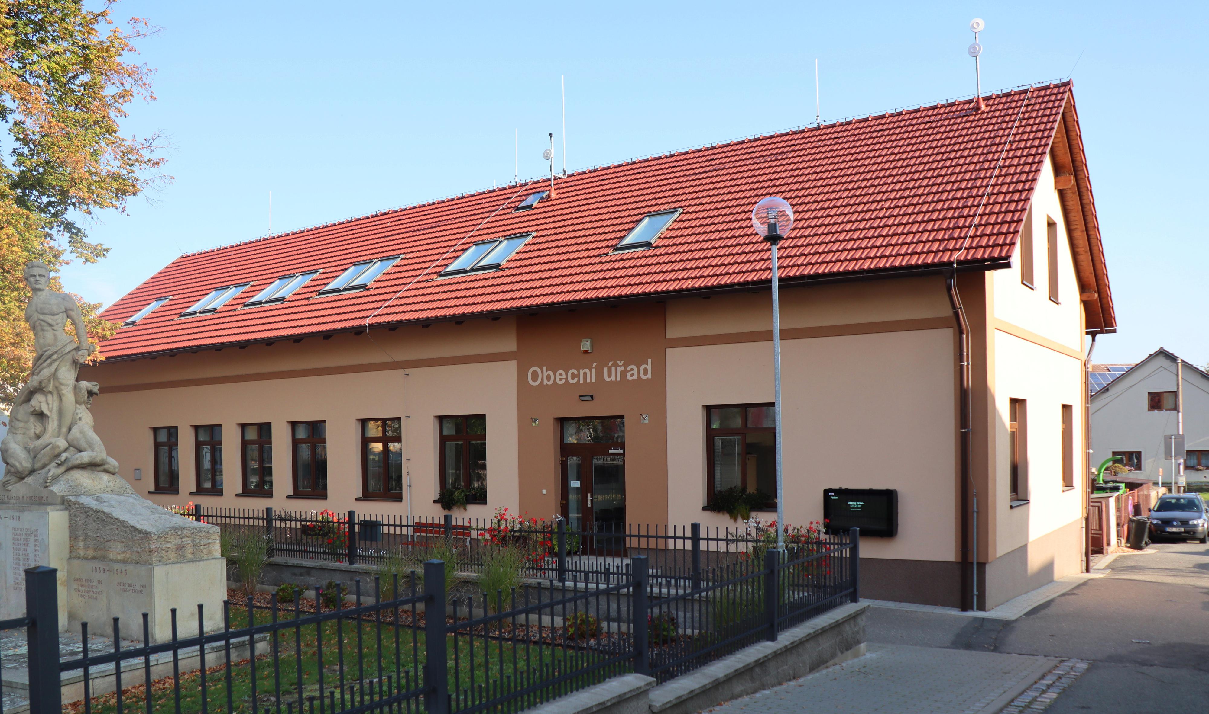 Stěžery - obecní úřad foto 3