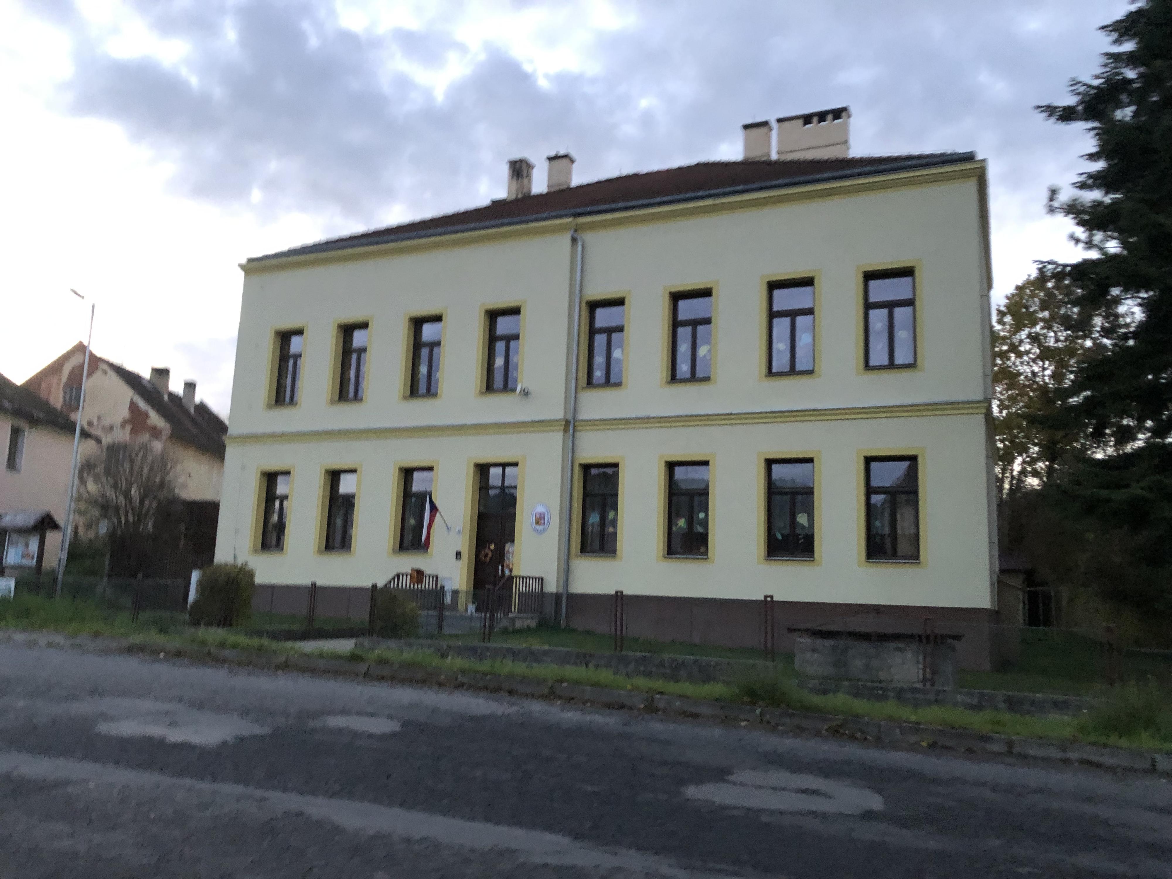 Základní škola Nečtiny