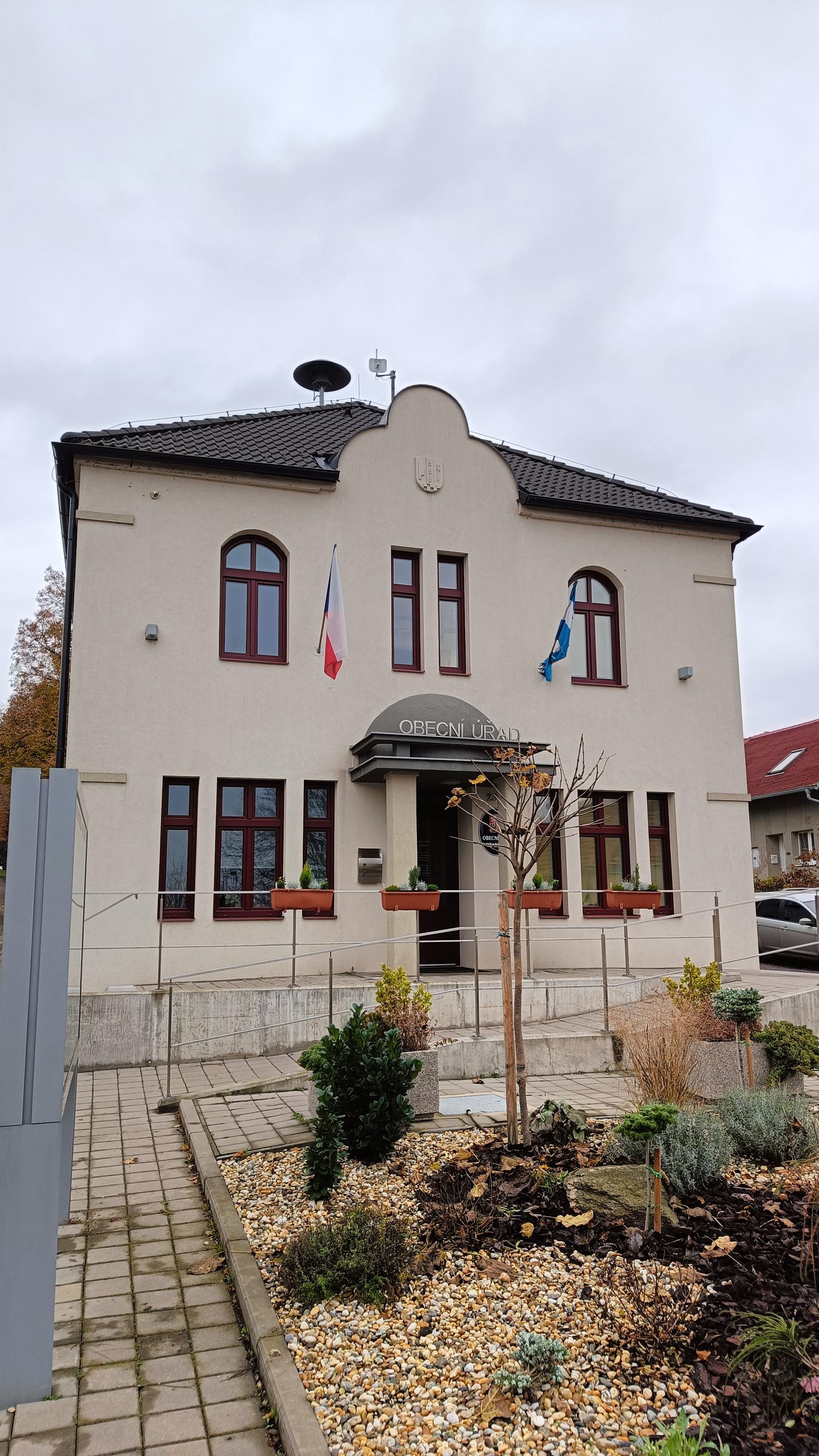 Hrabětice - obecní úřad foto 3