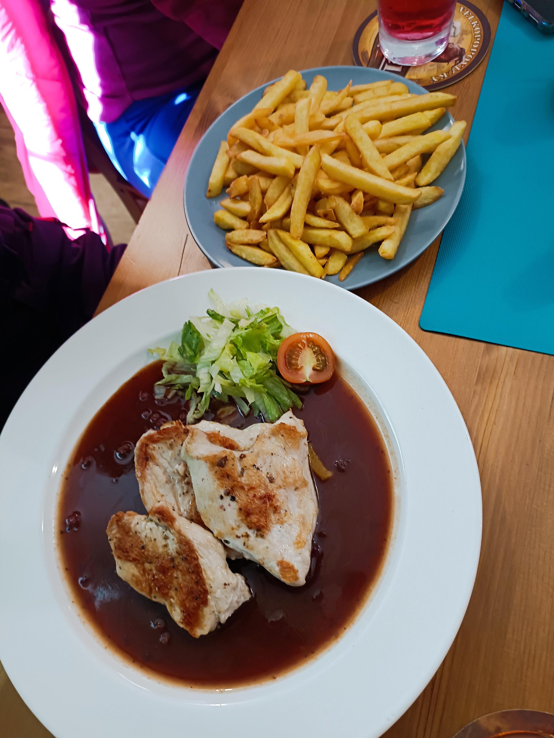 Kačáma Suchodolská restaurace foto 2