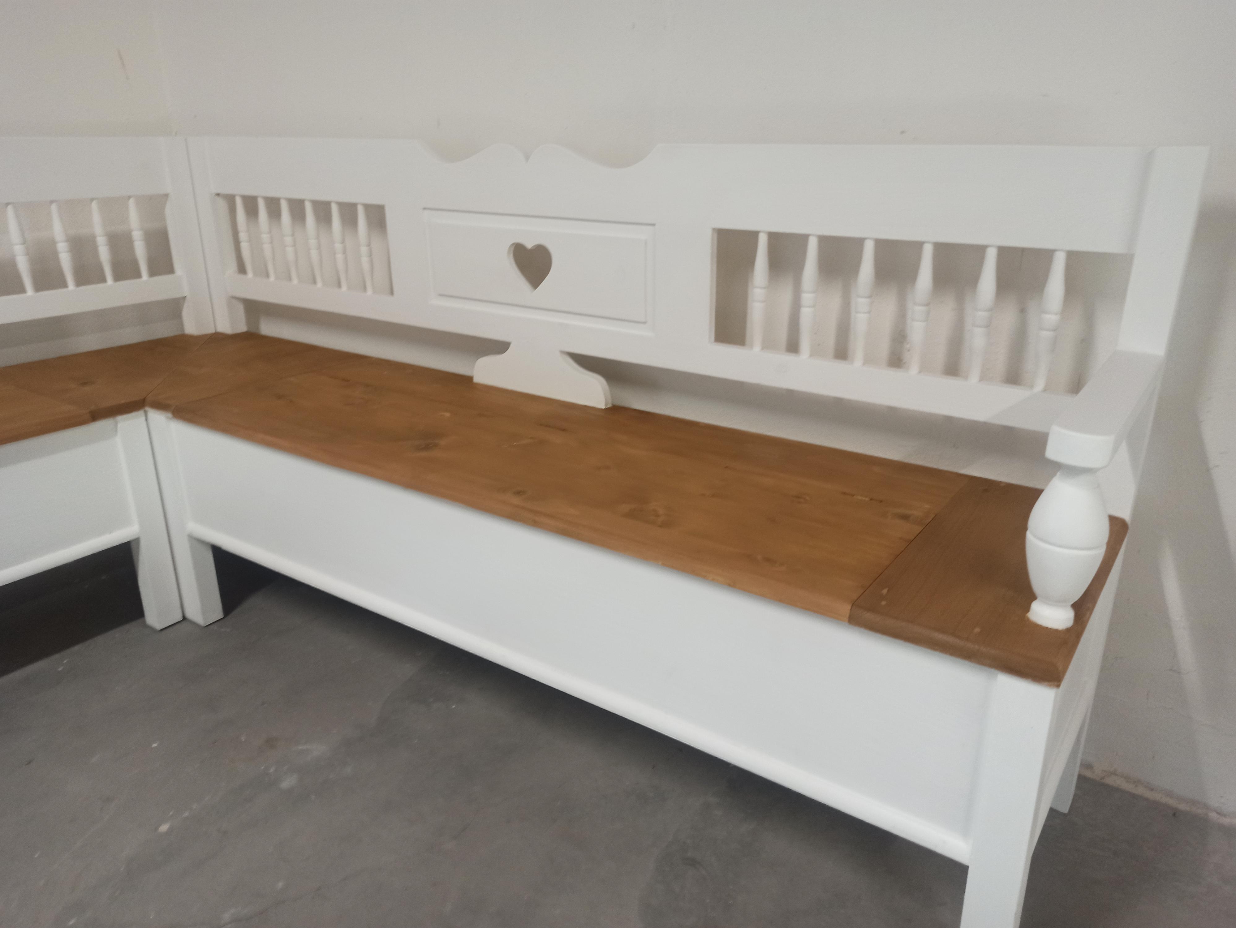 Tradiční řemeslný nábytek foto 3