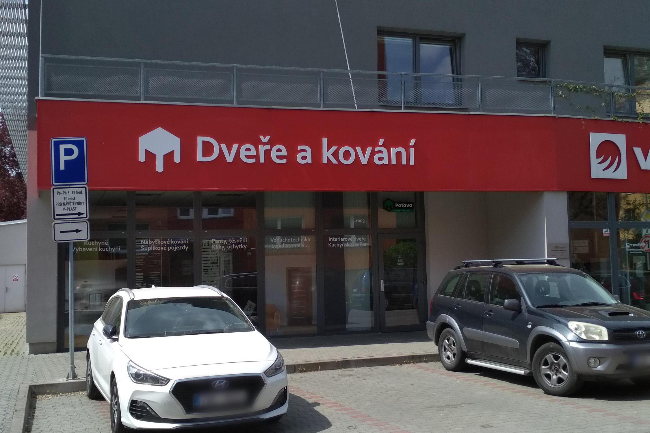 Dveře a Kování - Vratislav Paťava