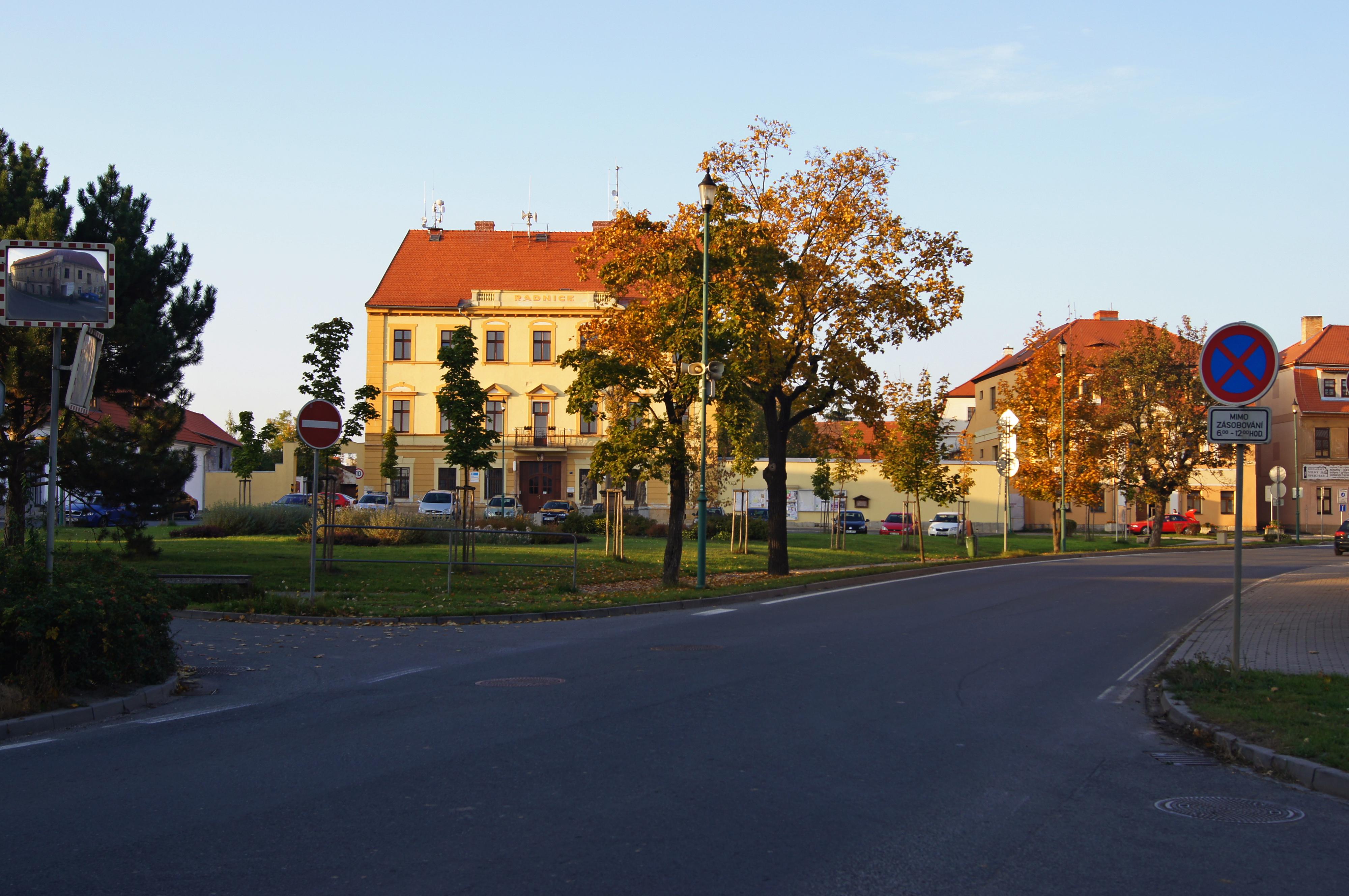 Město Touškov - městský úřad foto 4