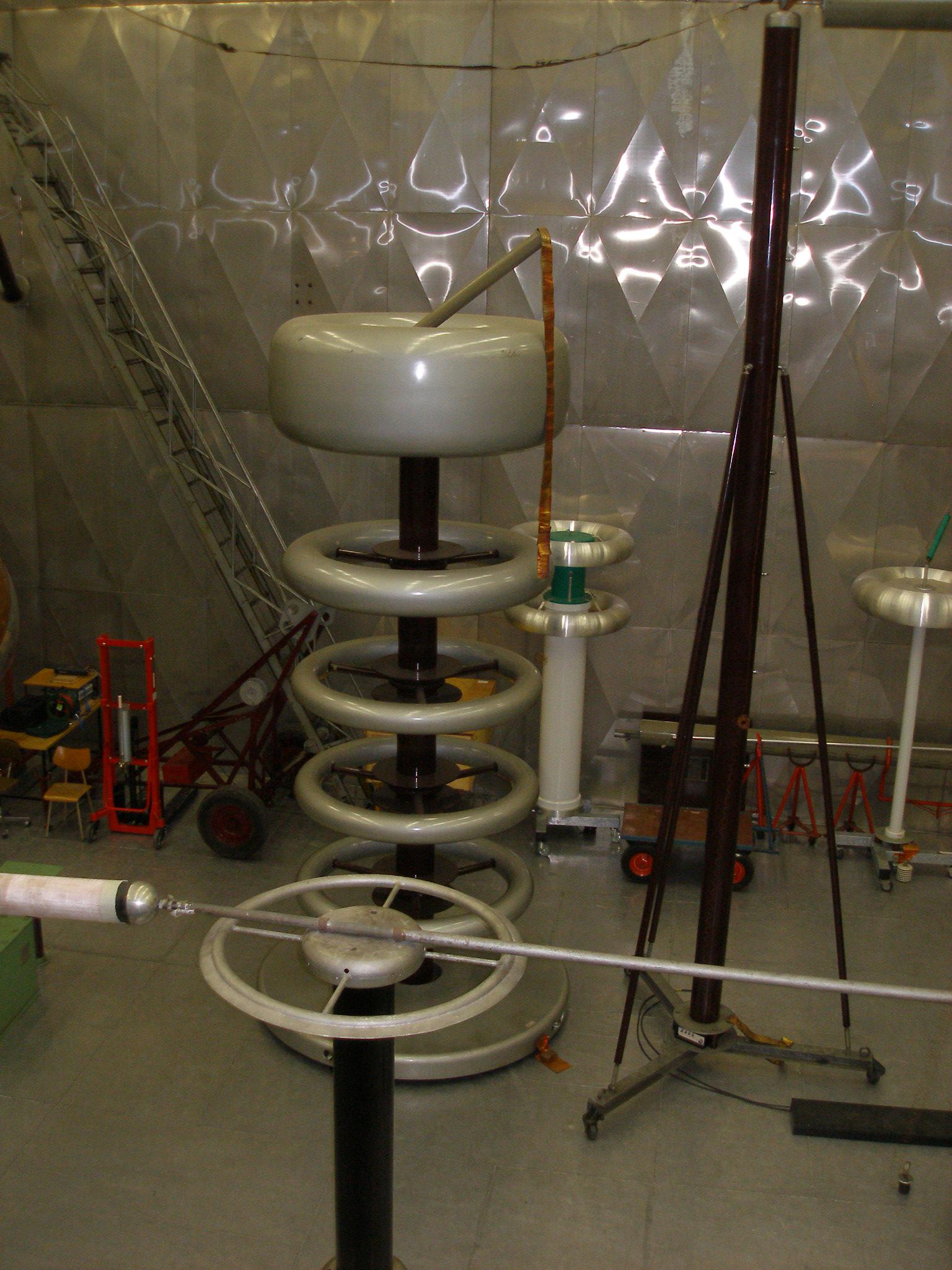 České vysoké učení technické v Praze - Fakulta elektrotechnická foto 5