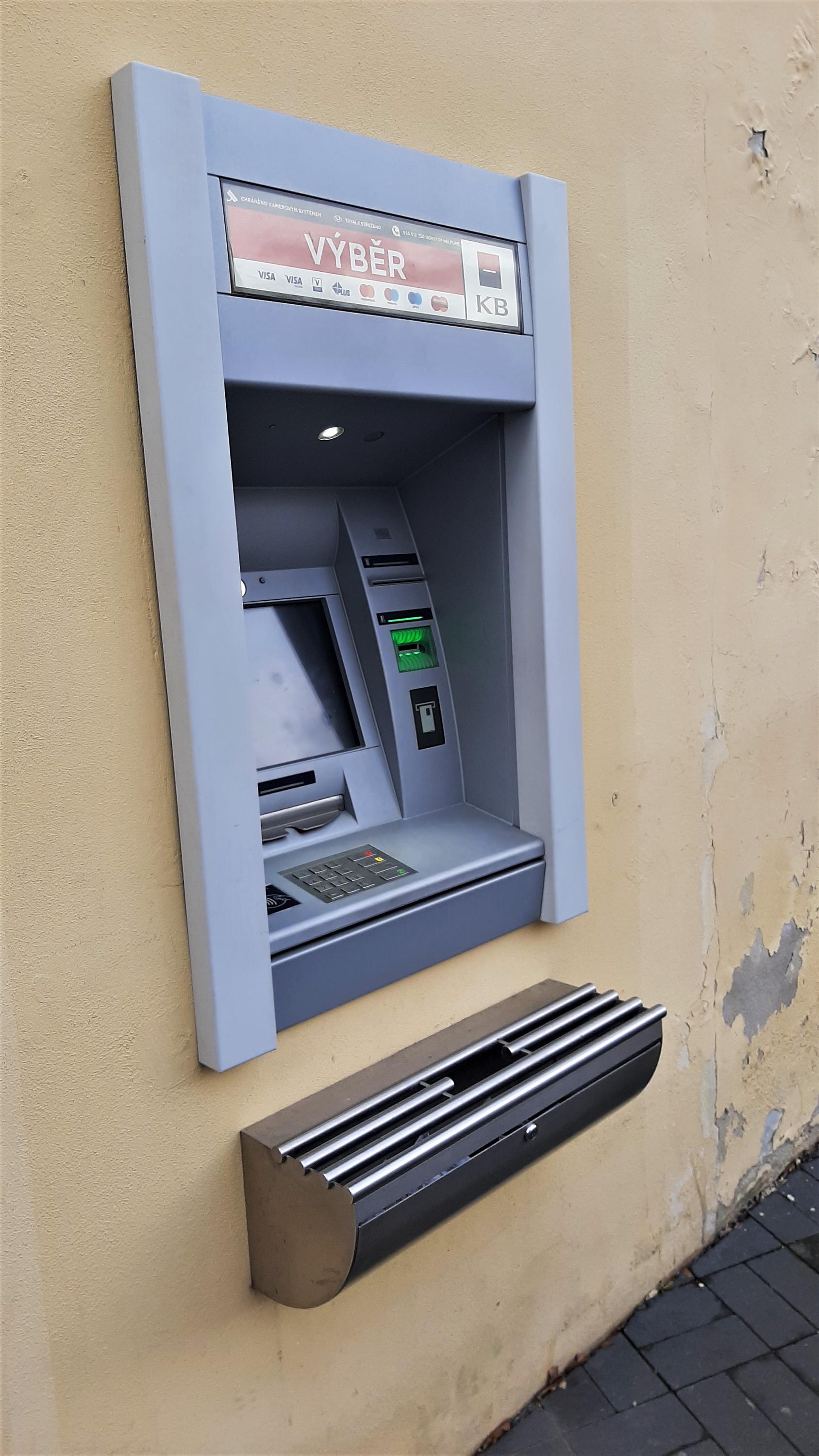 Bankomat Komerční banky foto 3