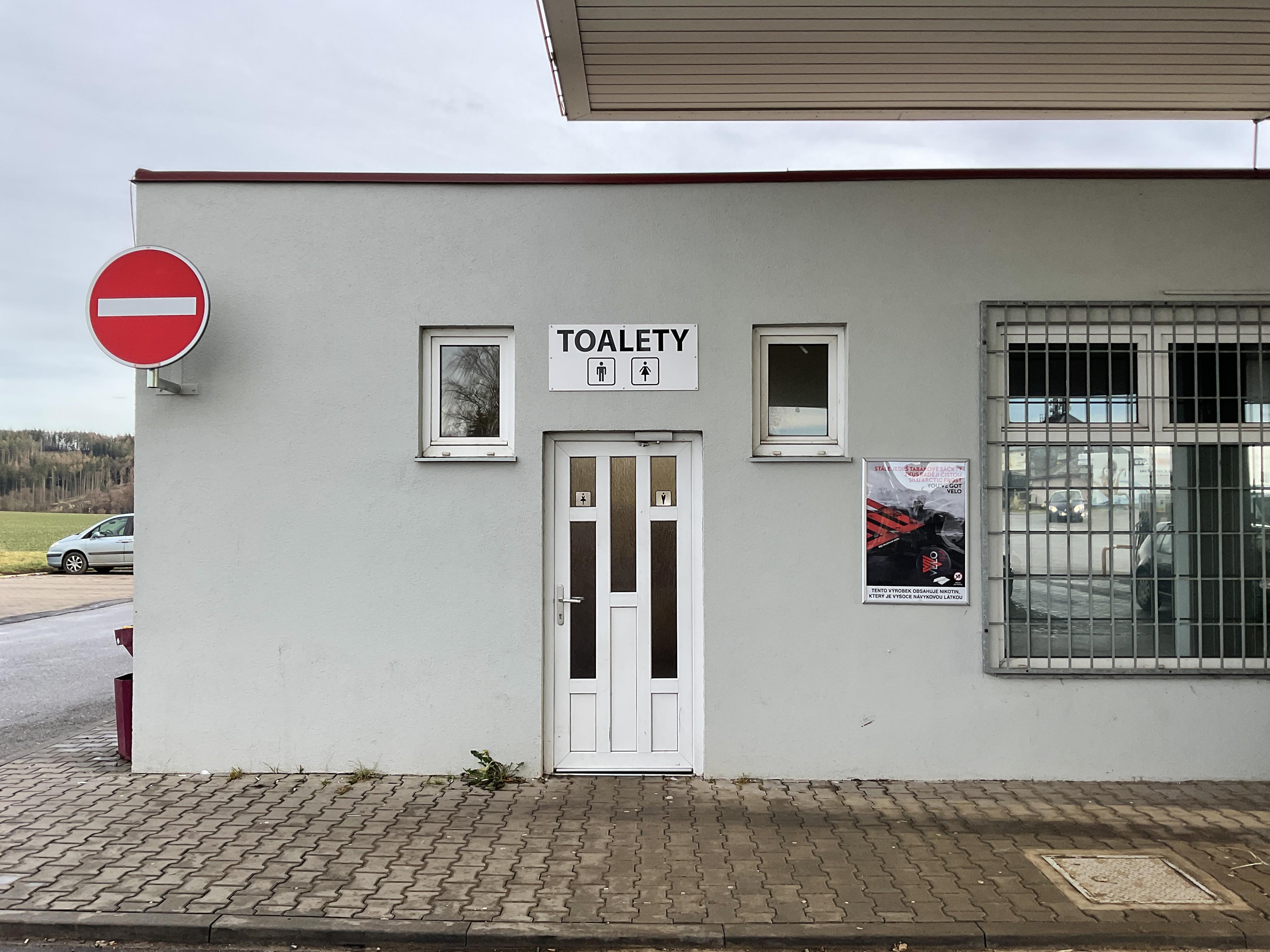 Občerstvení u čerpací stanice Tank ONO Krupá foto 2